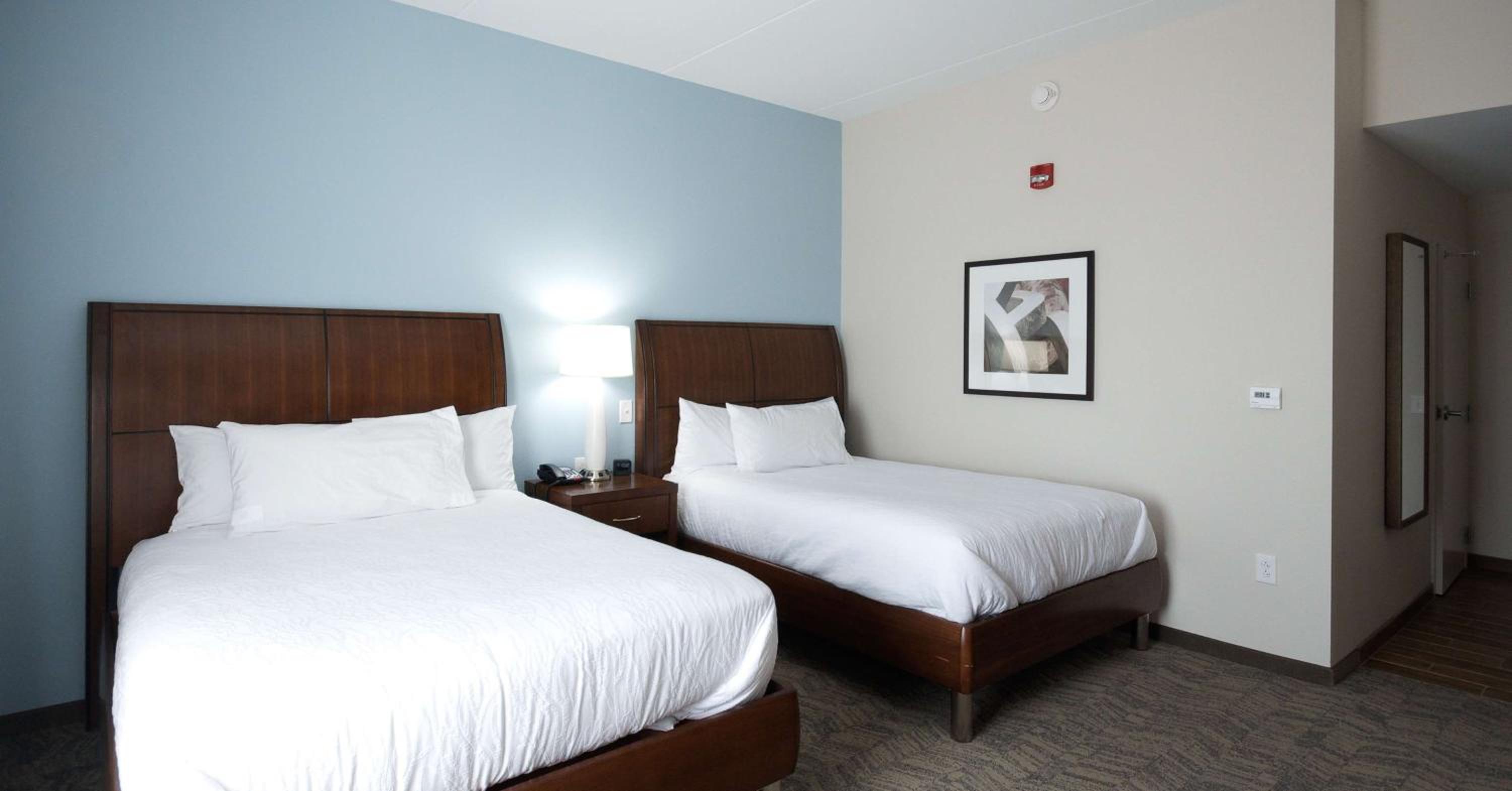 Queen Room with Two Queen Beds and Roll-In Shower - Mobility Access
