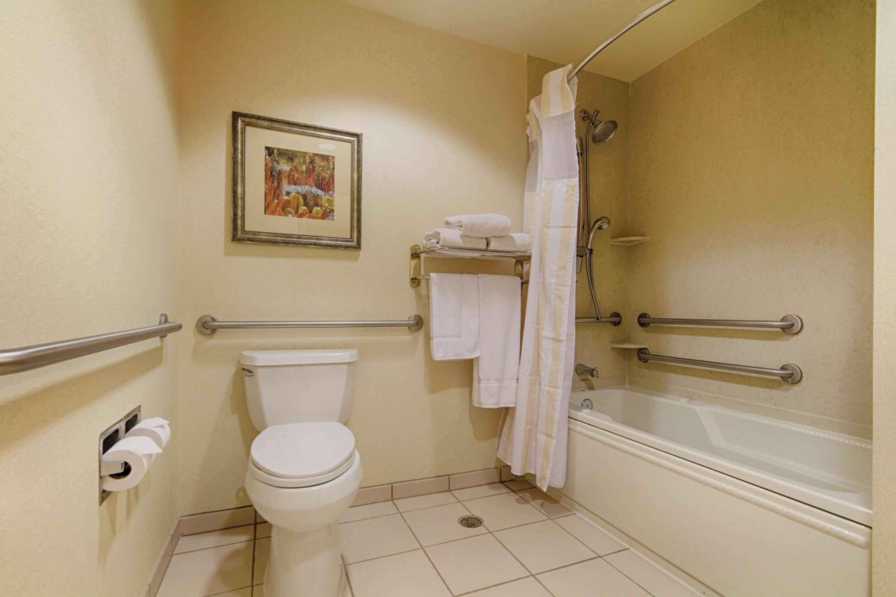 Queen Room with Two Queen Beds - Hearing Access - Photo 5
