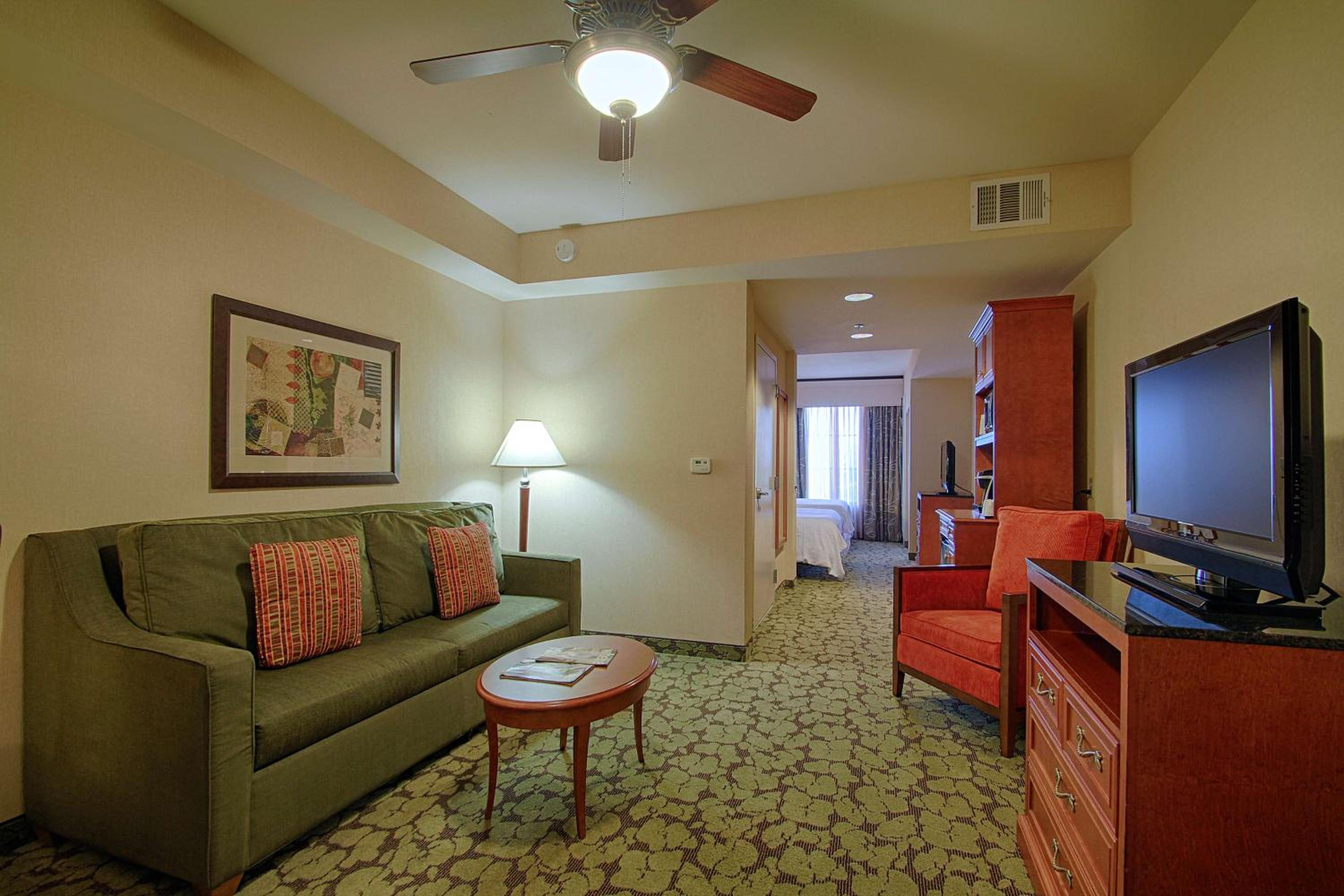 Junior Suite with Two Queen Beds - Photo 2