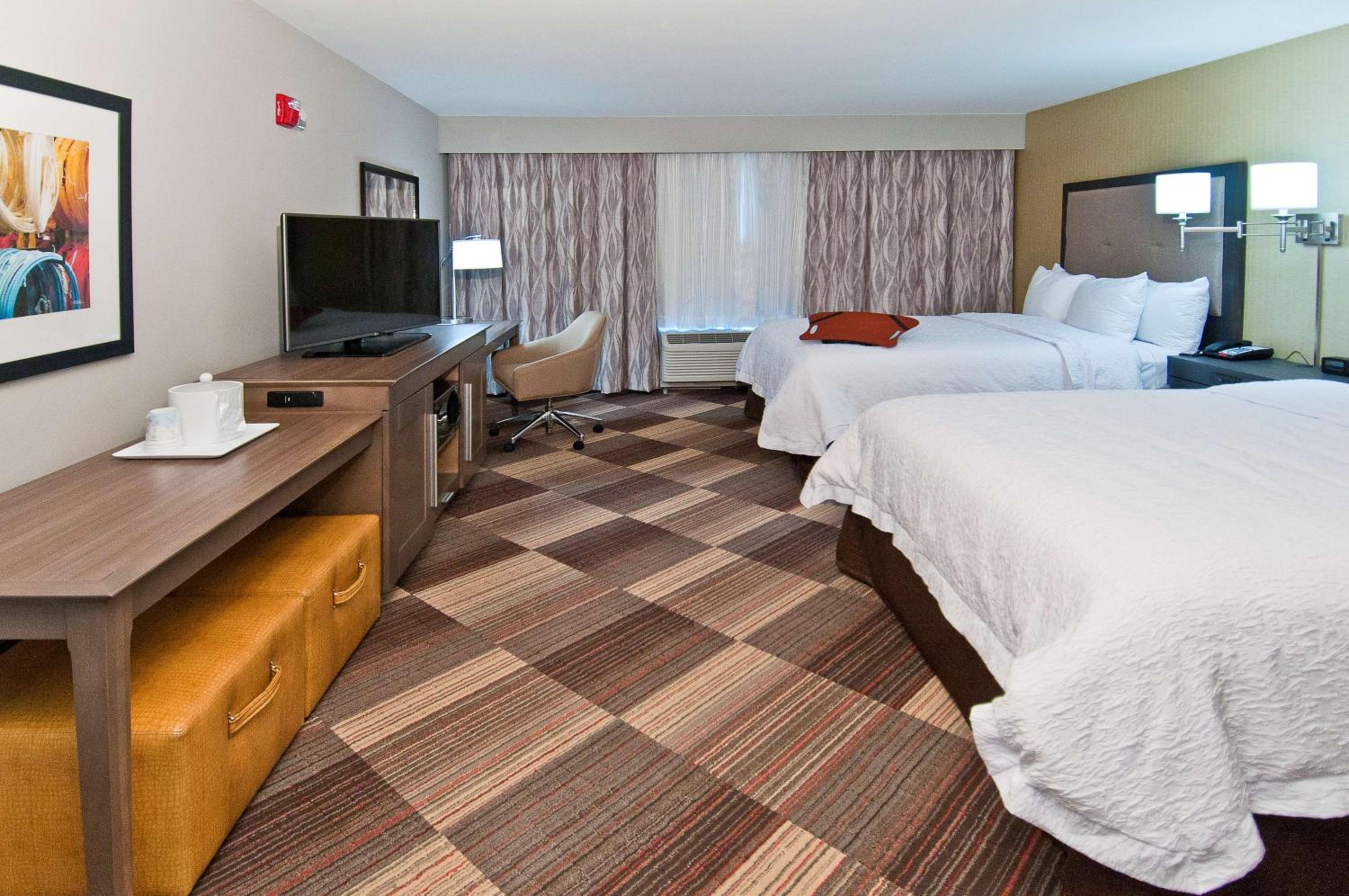 Queen Room with Two Queen Beds - Hearing Access/Non-Smoking