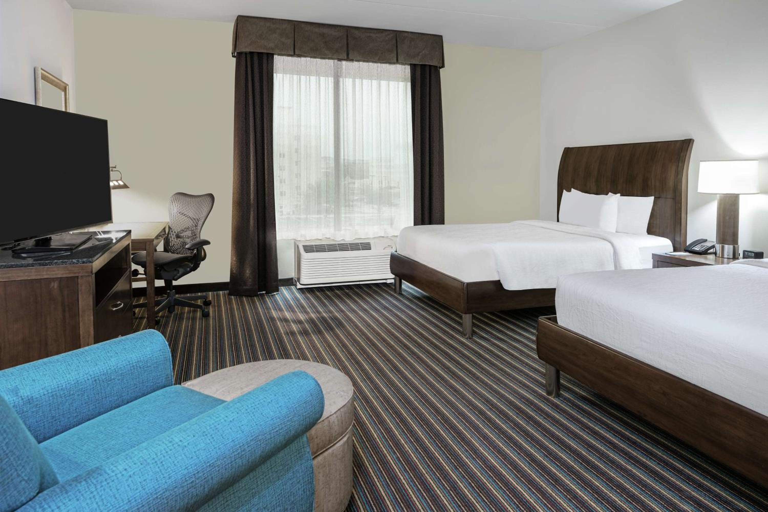 Queen Room with Two Queen Beds - Mobility Access photo 2
