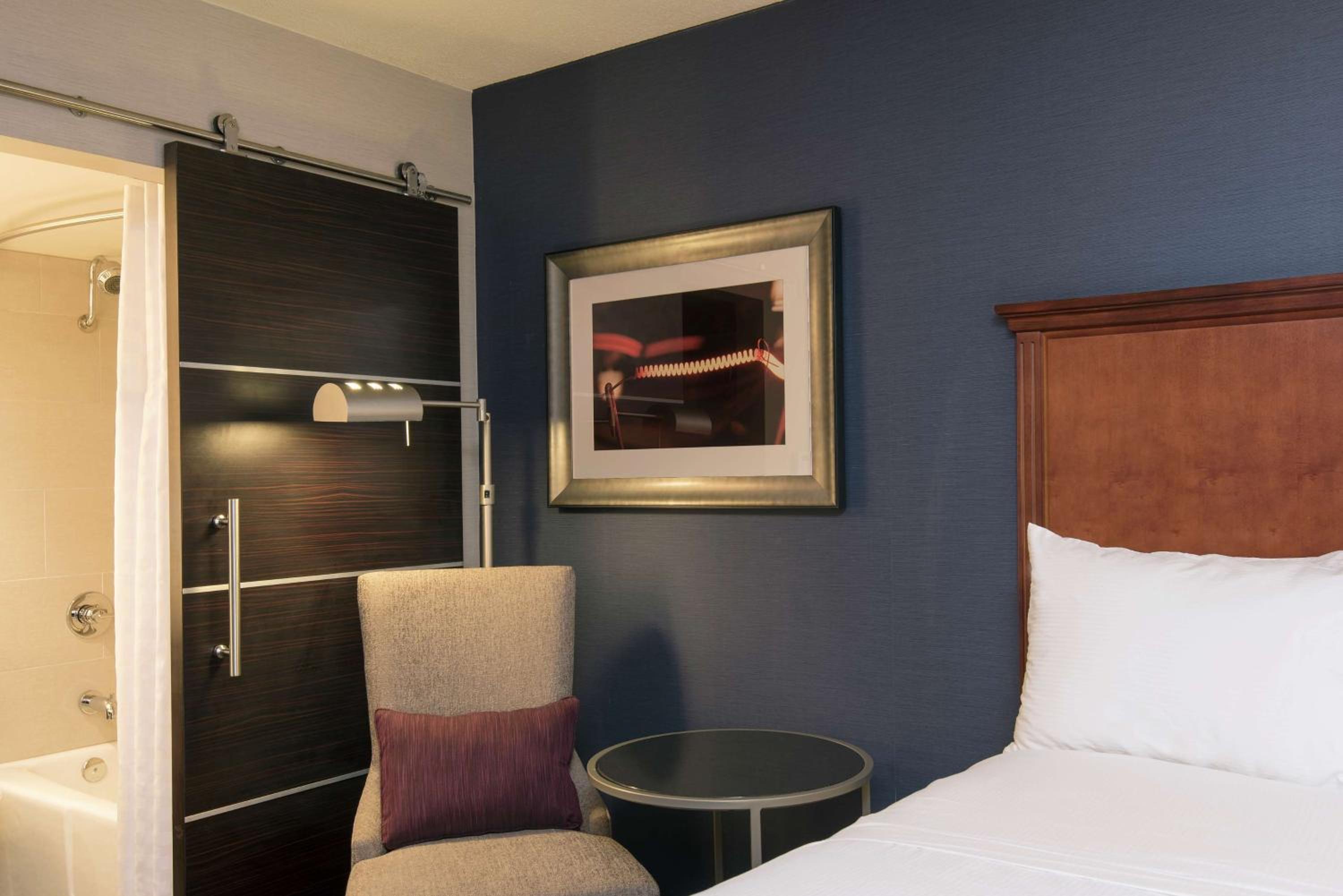Double Room with Two Double Beds - Hearing Access - Photo 4