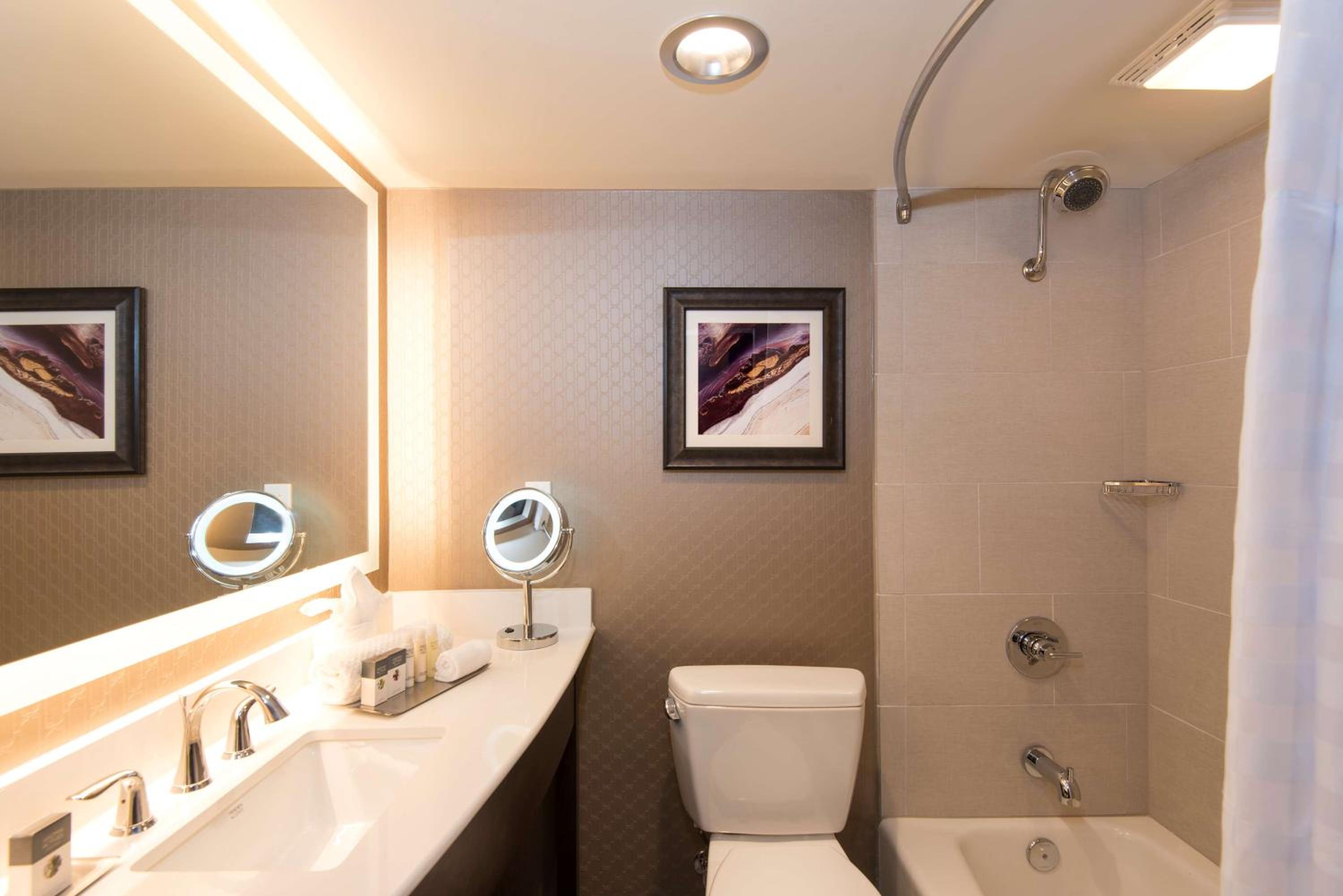 Double Room with Two Double Beds - Hearing Access - Photo 5