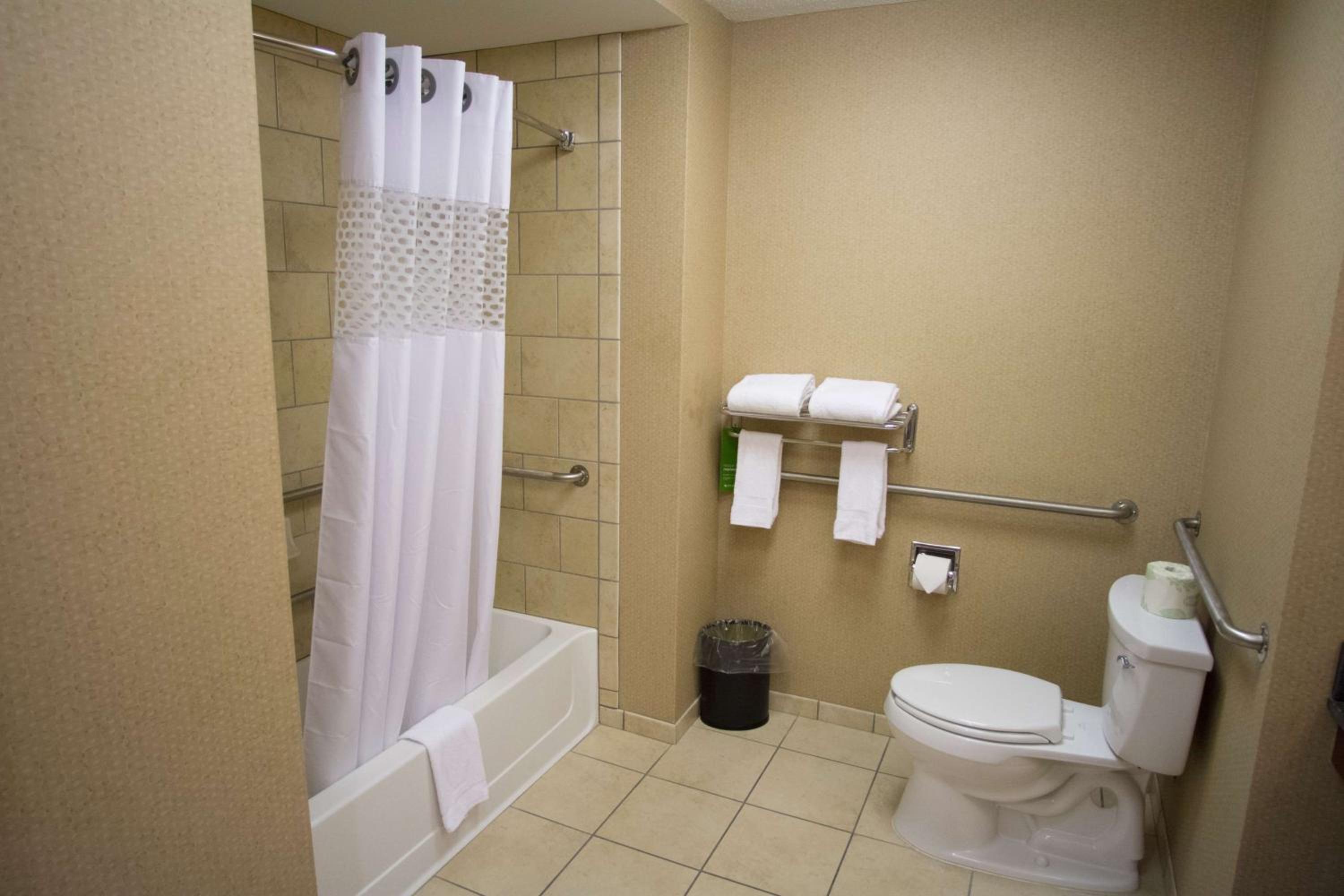King Room - Disability Access/Non-Smoking photo 2