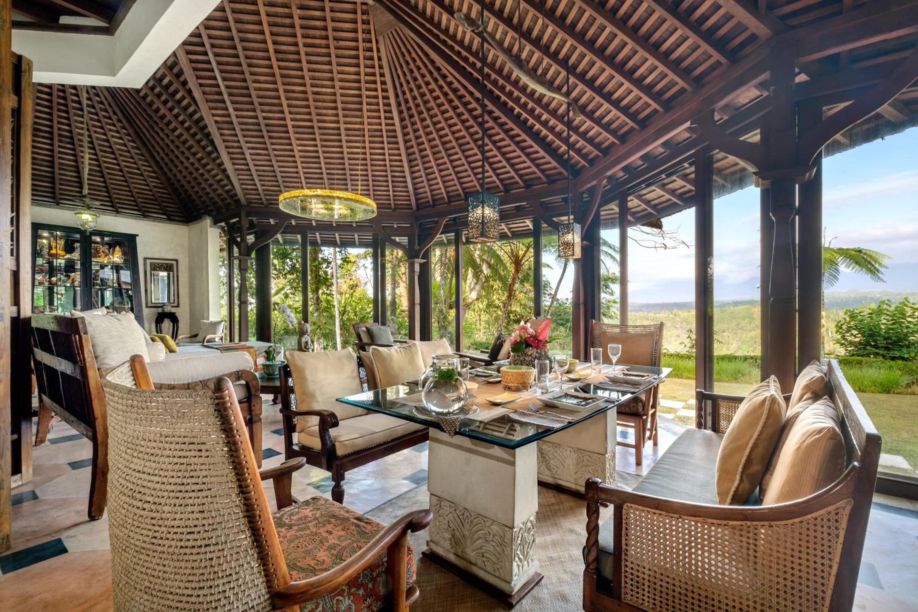 Villa photo 2