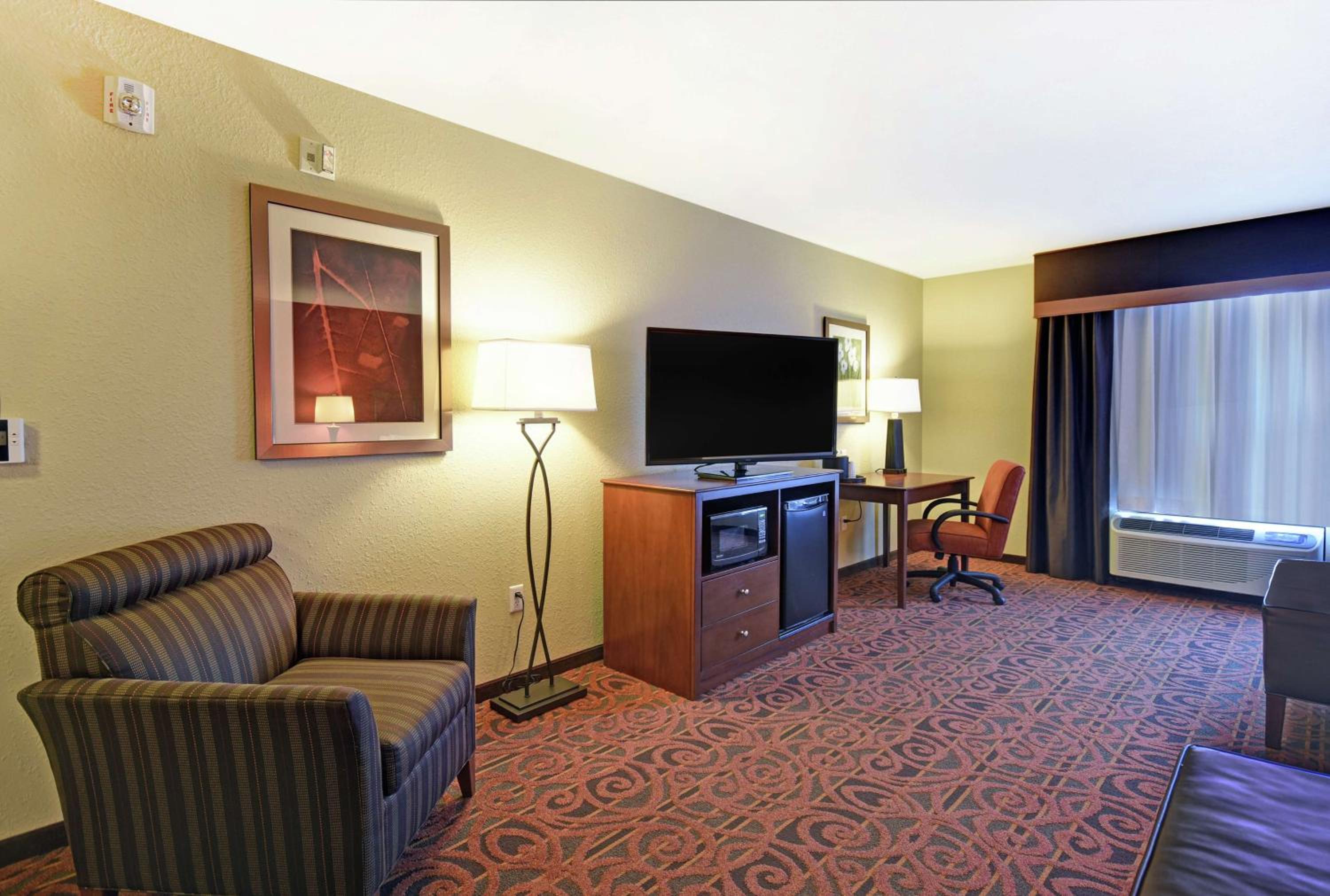 Queen Room with Two Queen Beds - Mobility Access/Non-Smoking