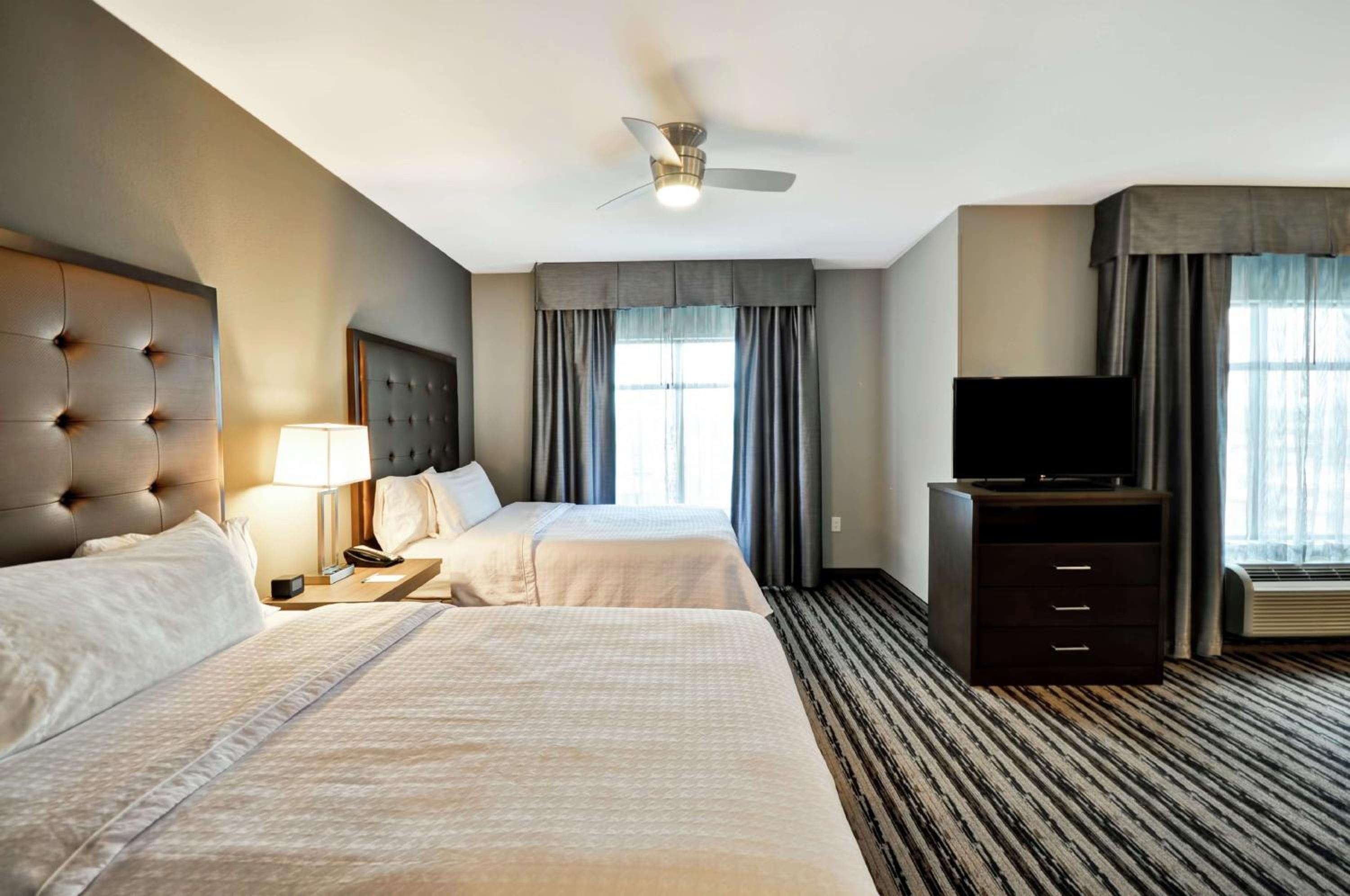Queen Studio with Two Queen Beds - Non-Smoking photo 1