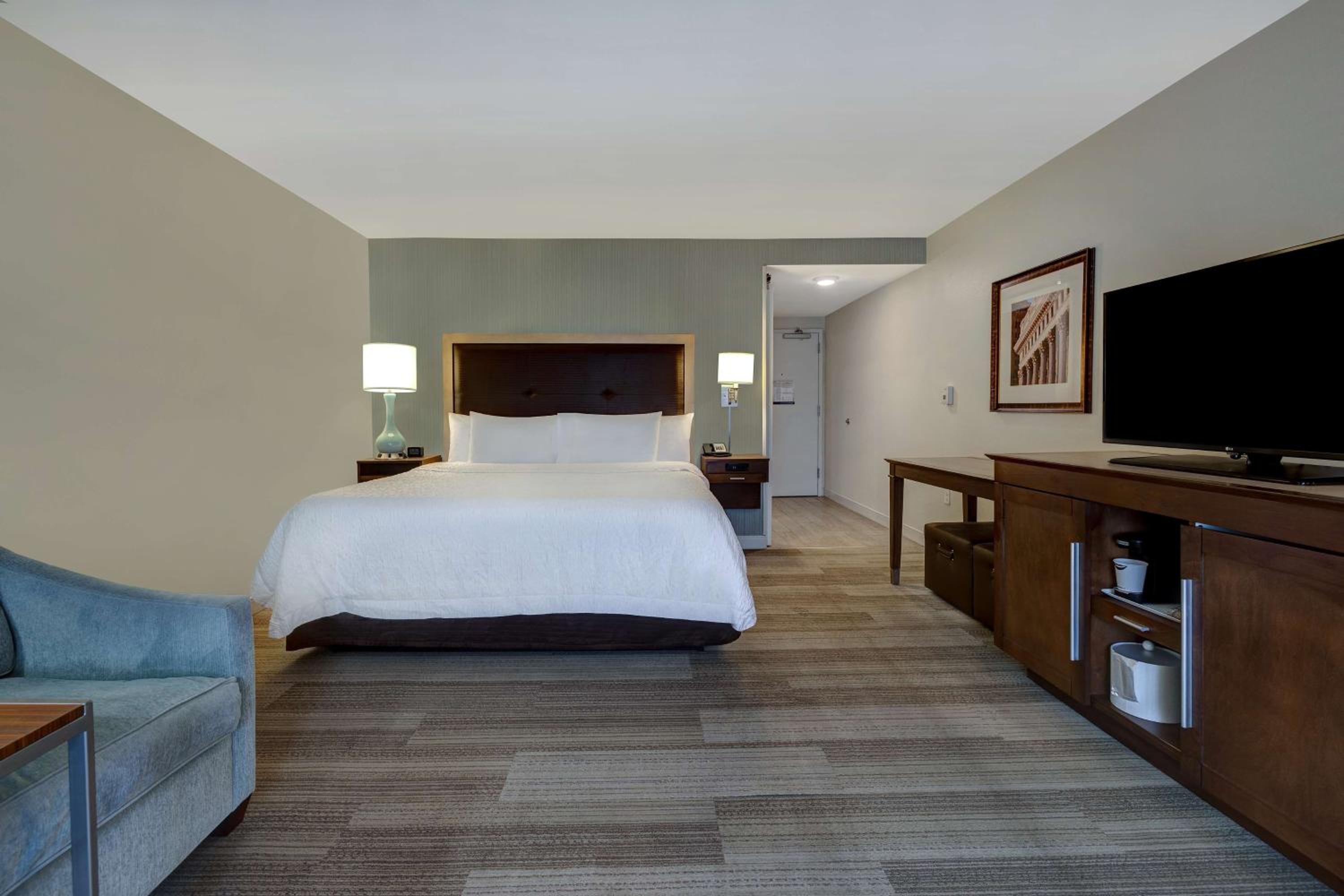 King Room with Sofa Bed photo 3