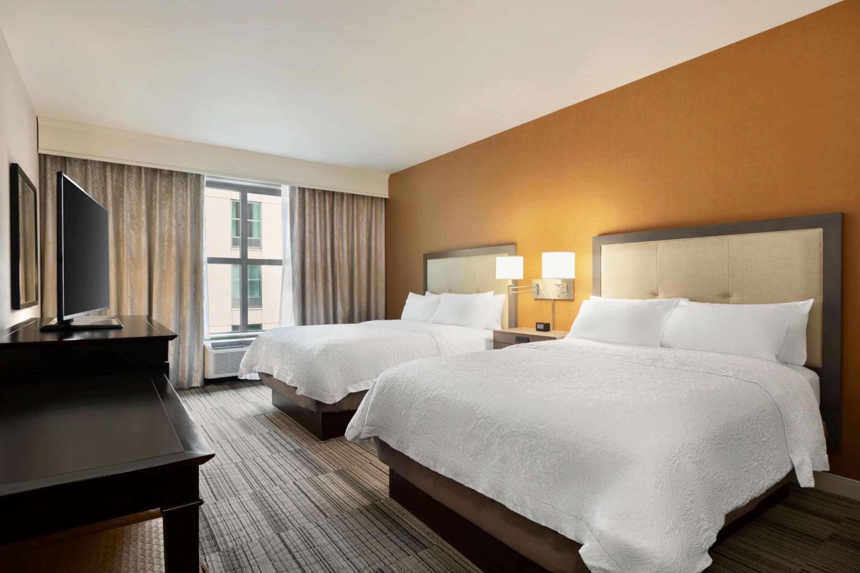 Queen Room with Two Queen Beds - Hearing Access/Non-Smoking