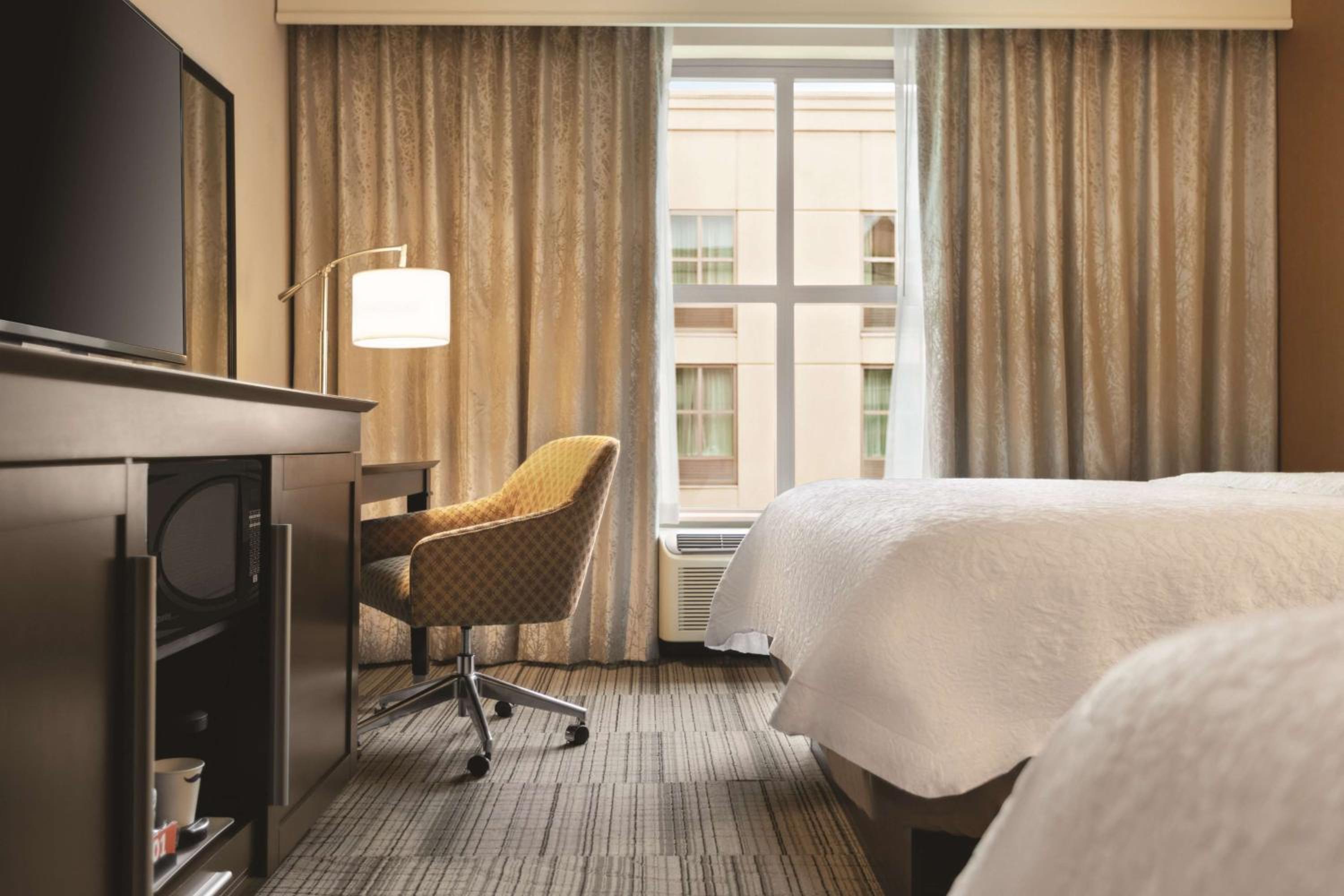 Queen Room with Two Queen Beds (4 Adults)