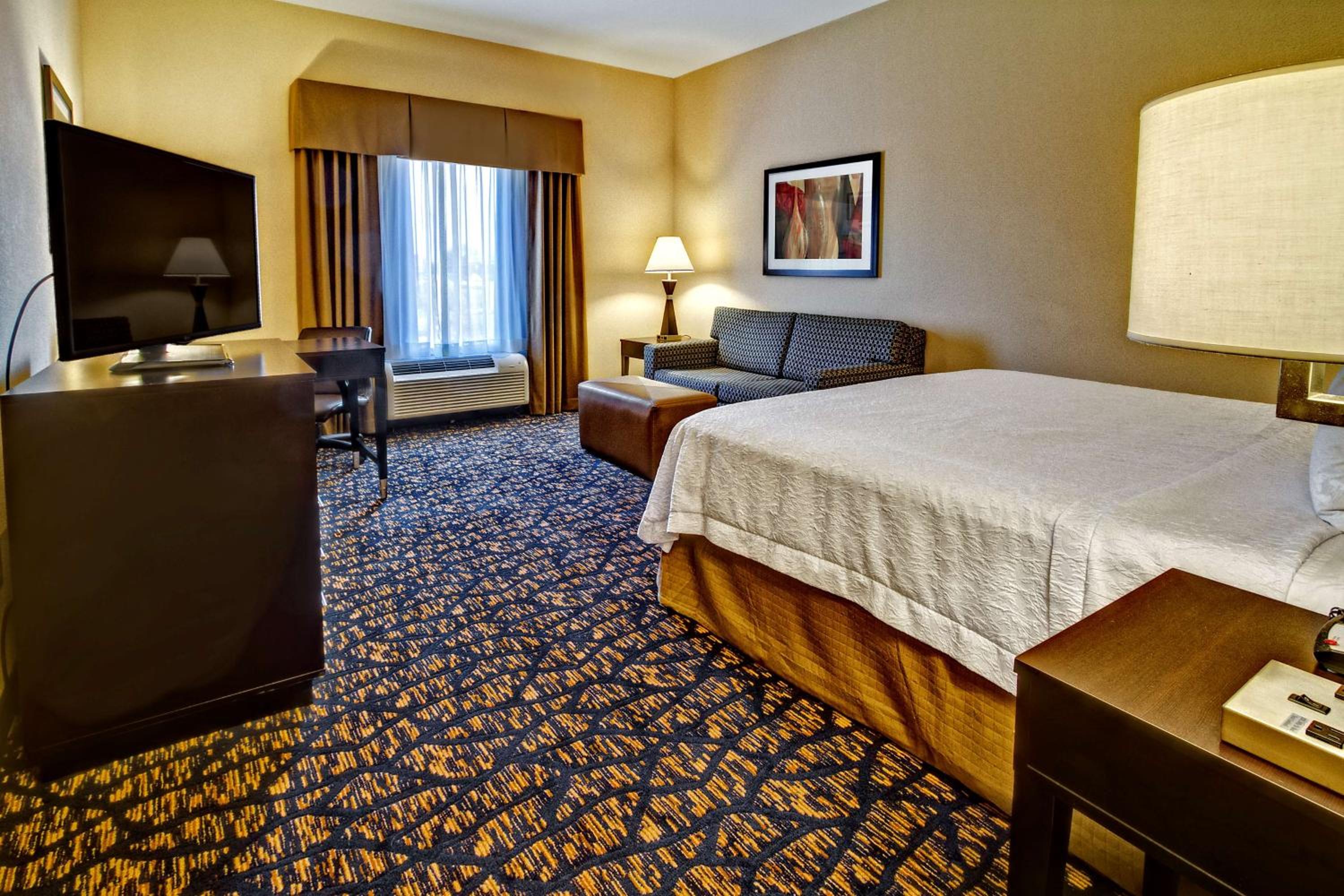 King Room with Sofa Bed - Non-Smoking