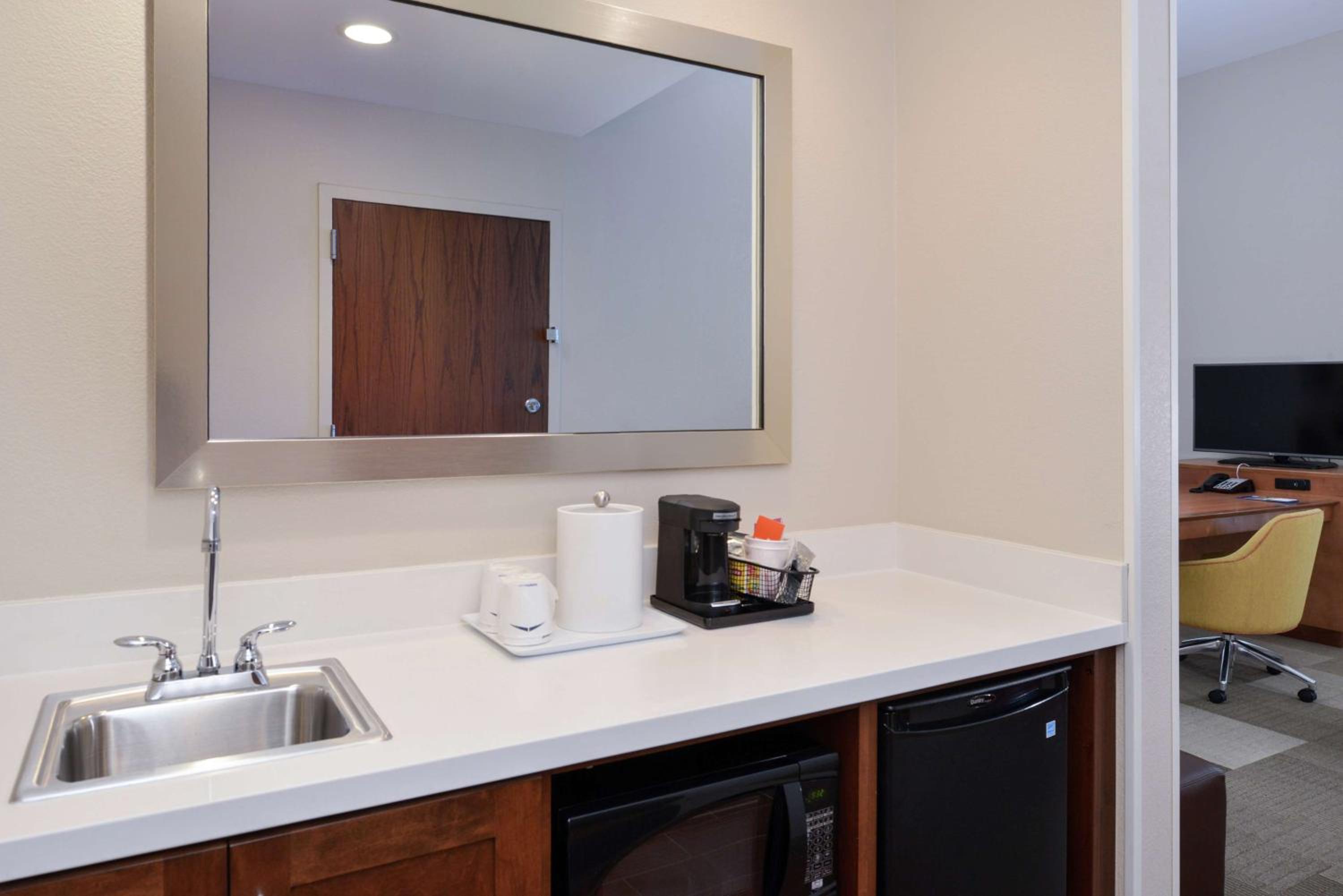 King Studio Suite - Non Smoking photo 2