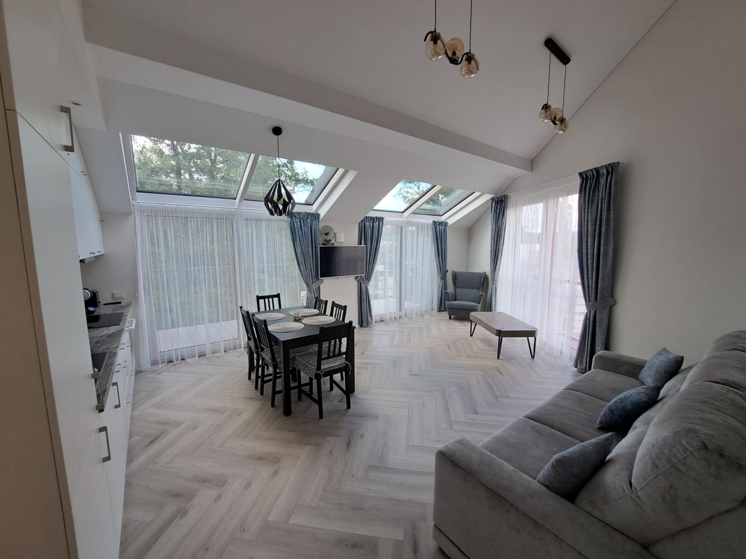 Apartment with Balcony photo 3