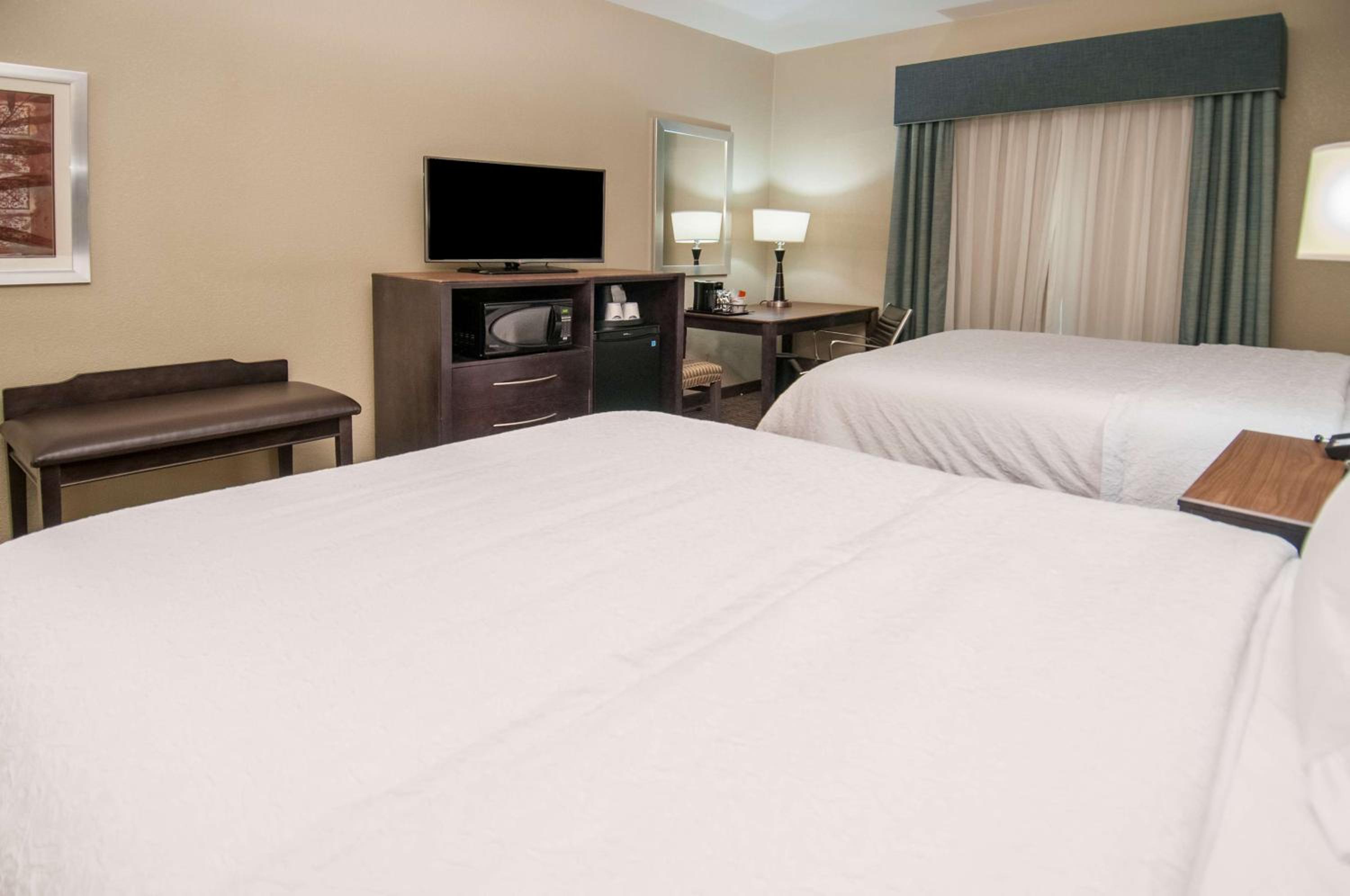 Queen Room with Two Queen Beds and Pool View - Disability Access