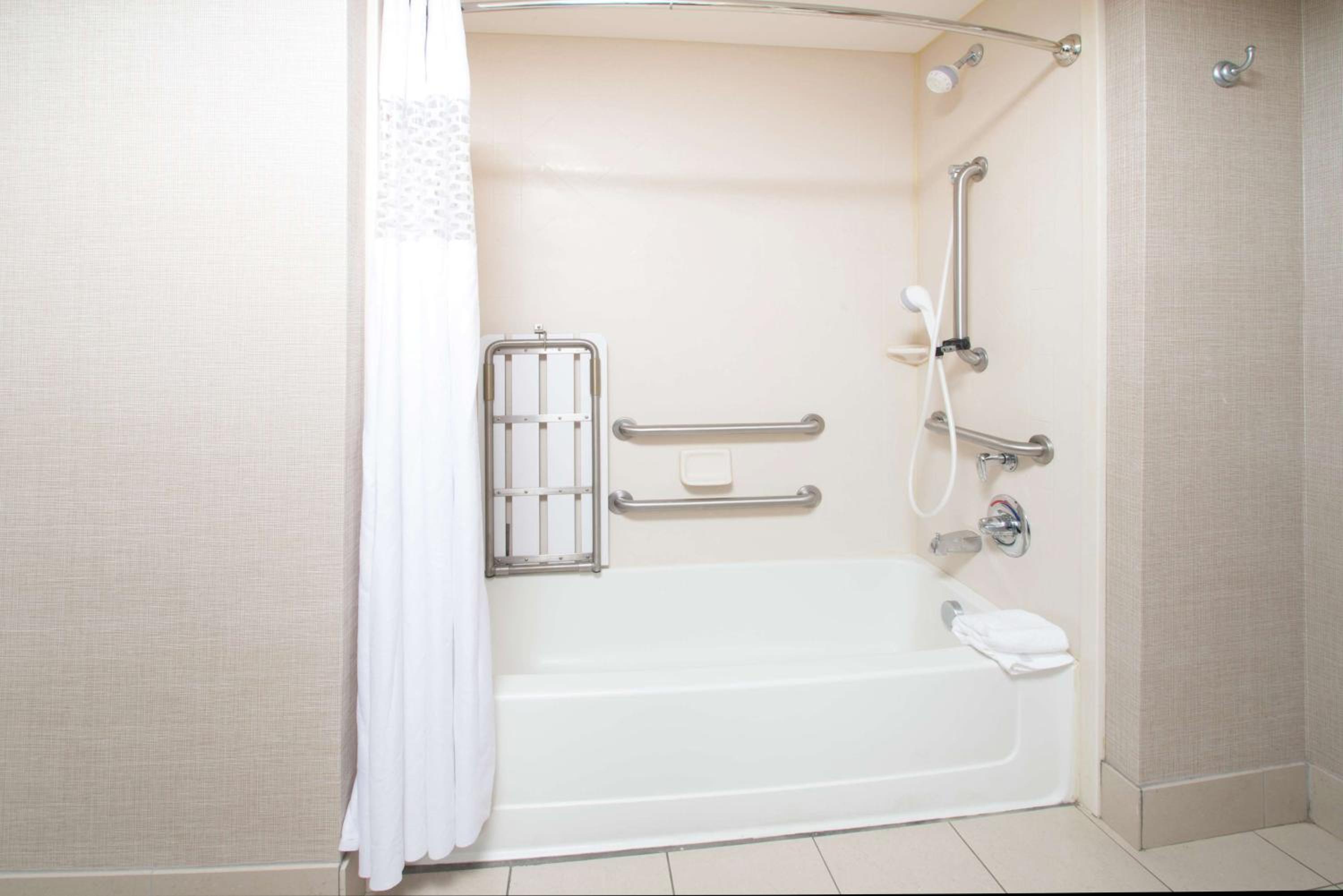 Queen Room with Two Queen Beds - Hearing Access/Non-Smoking