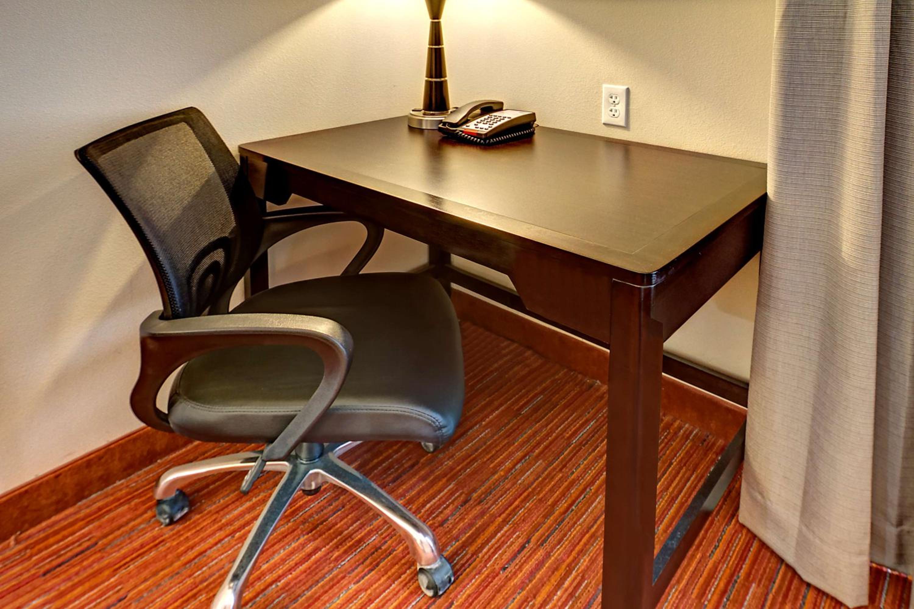 King Room - Non-Smoking photo 2