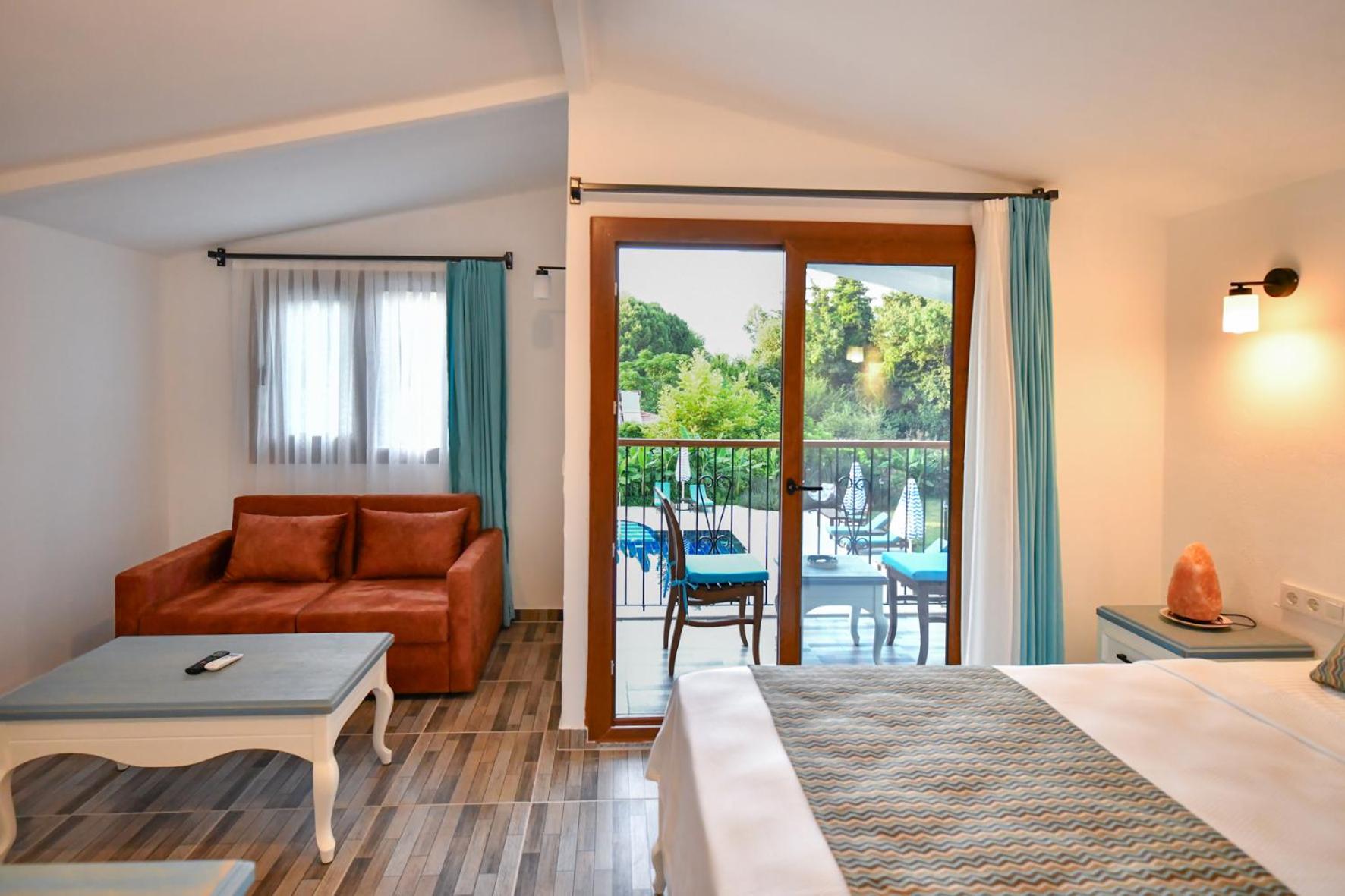 King Room with Pool View photo 1