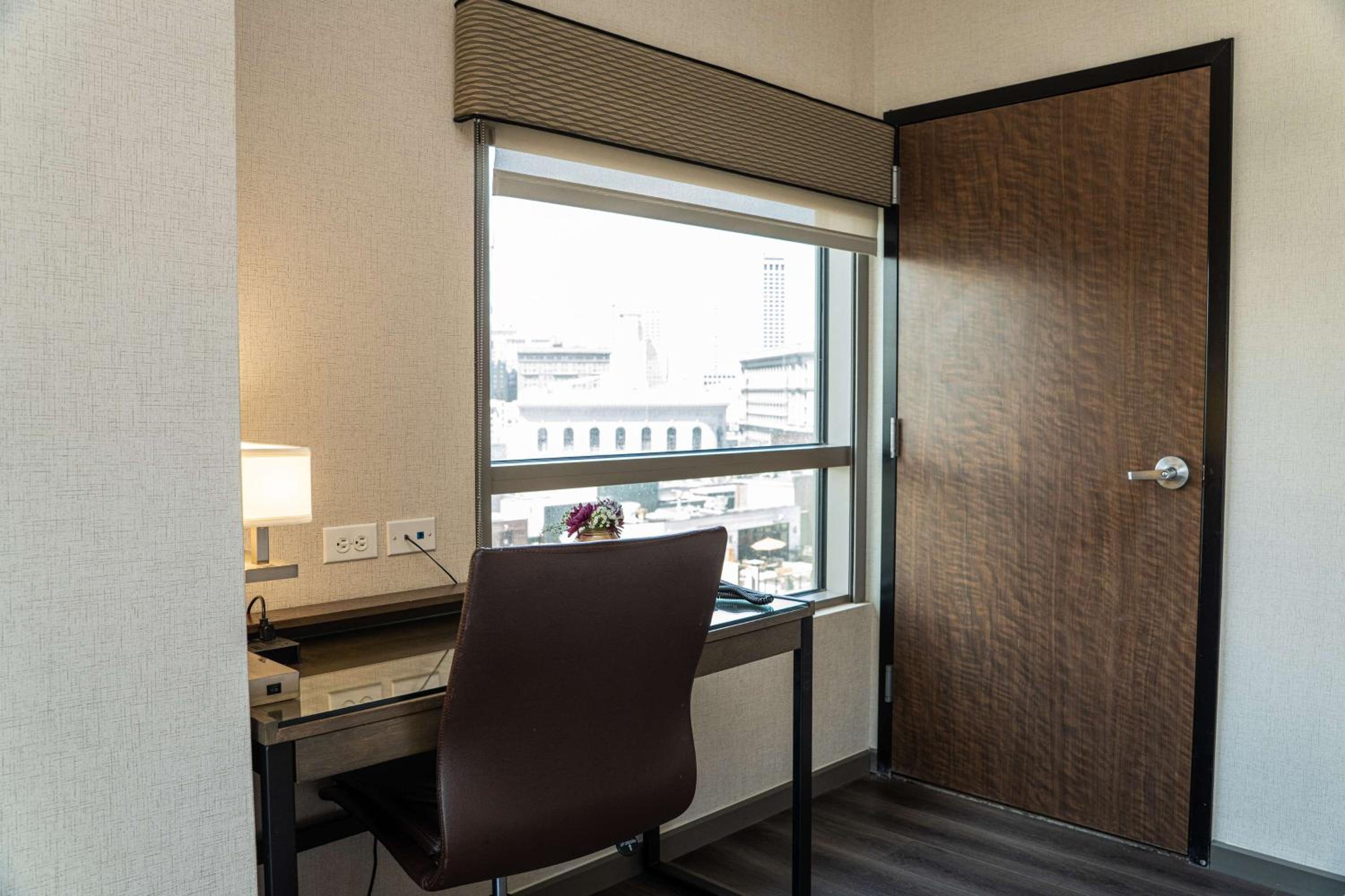 Queen Room with Two Queen Beds - Hearing Access/Non-Smoking photo 1