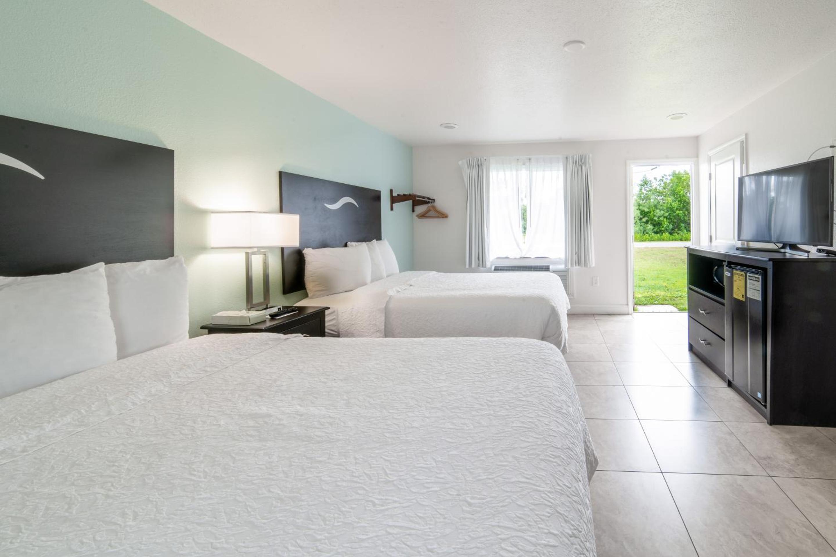 Deluxe Queen Room with Two Queen Beds photo 1