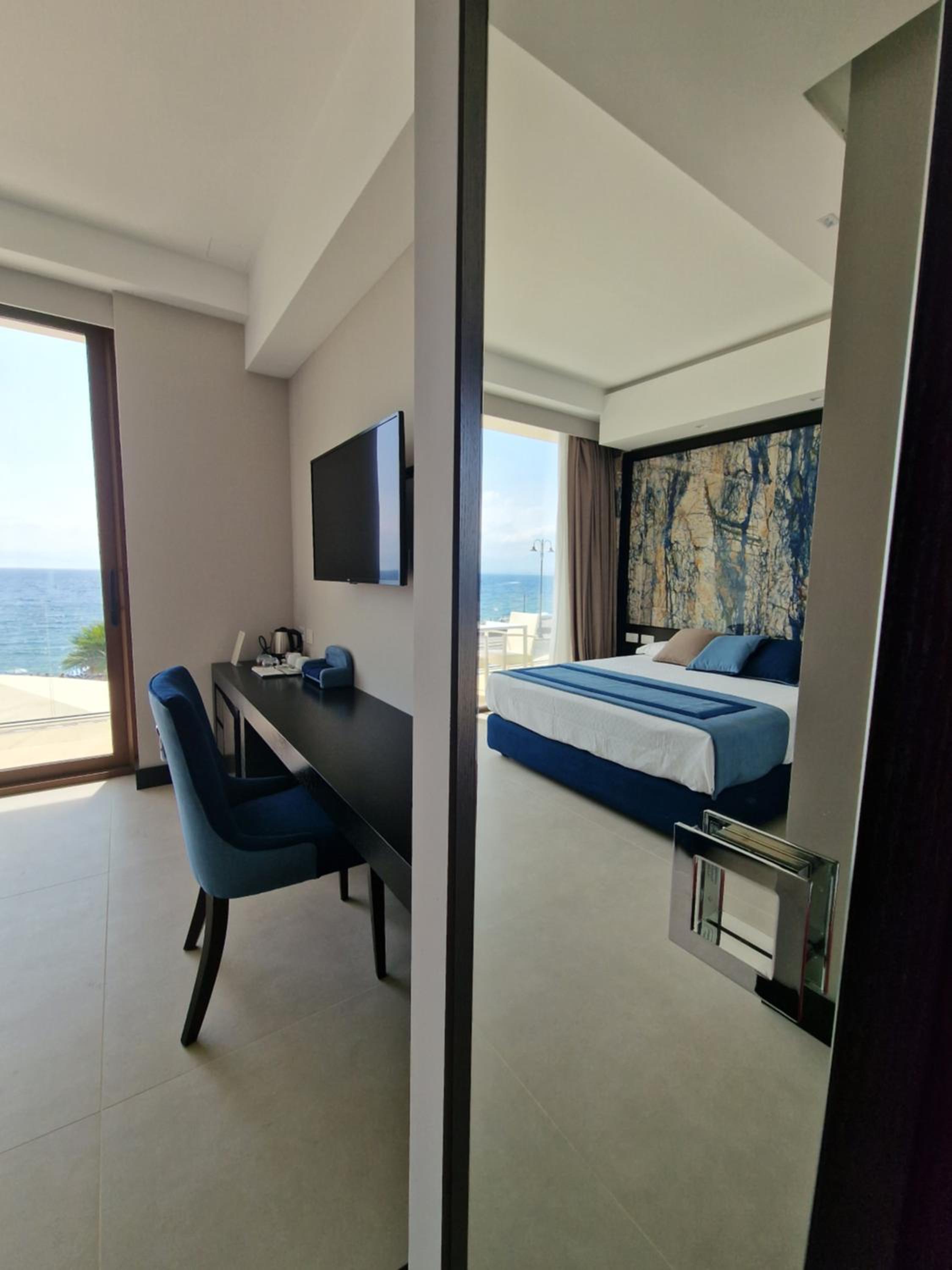Superior Double Room with Sea View photo 3