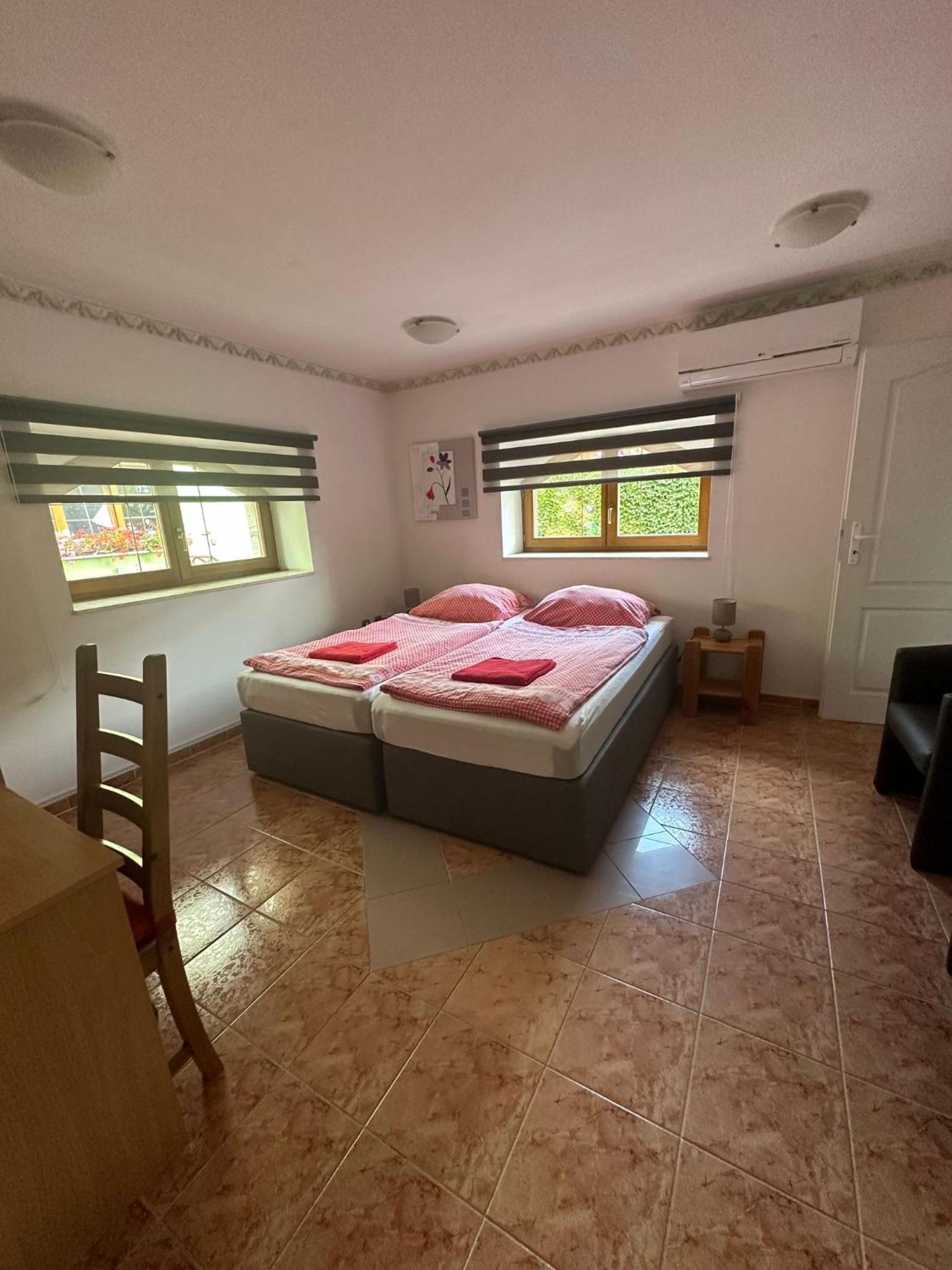 Double or Twin Room photo 2