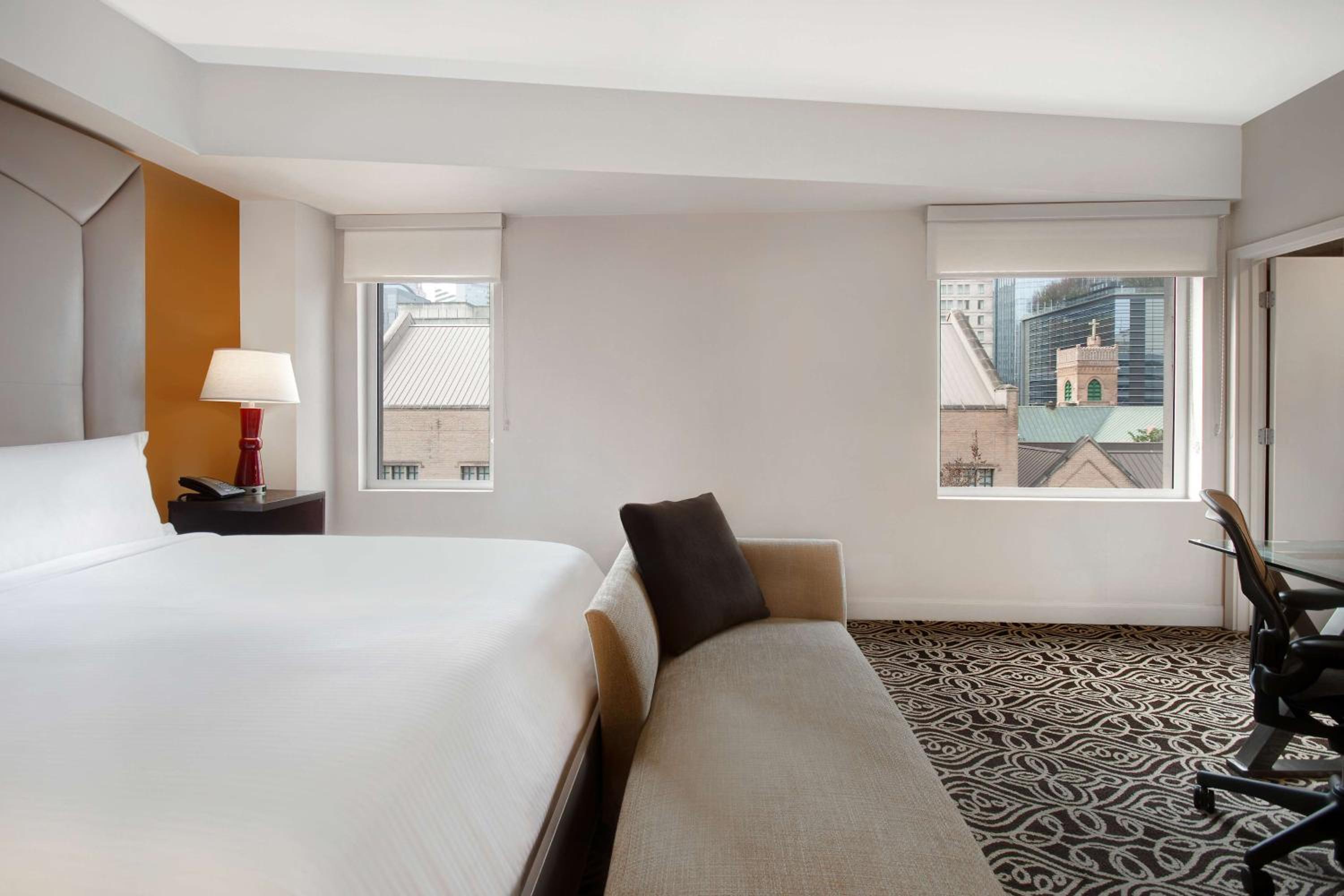 Deluxe King Room - Photo 3
