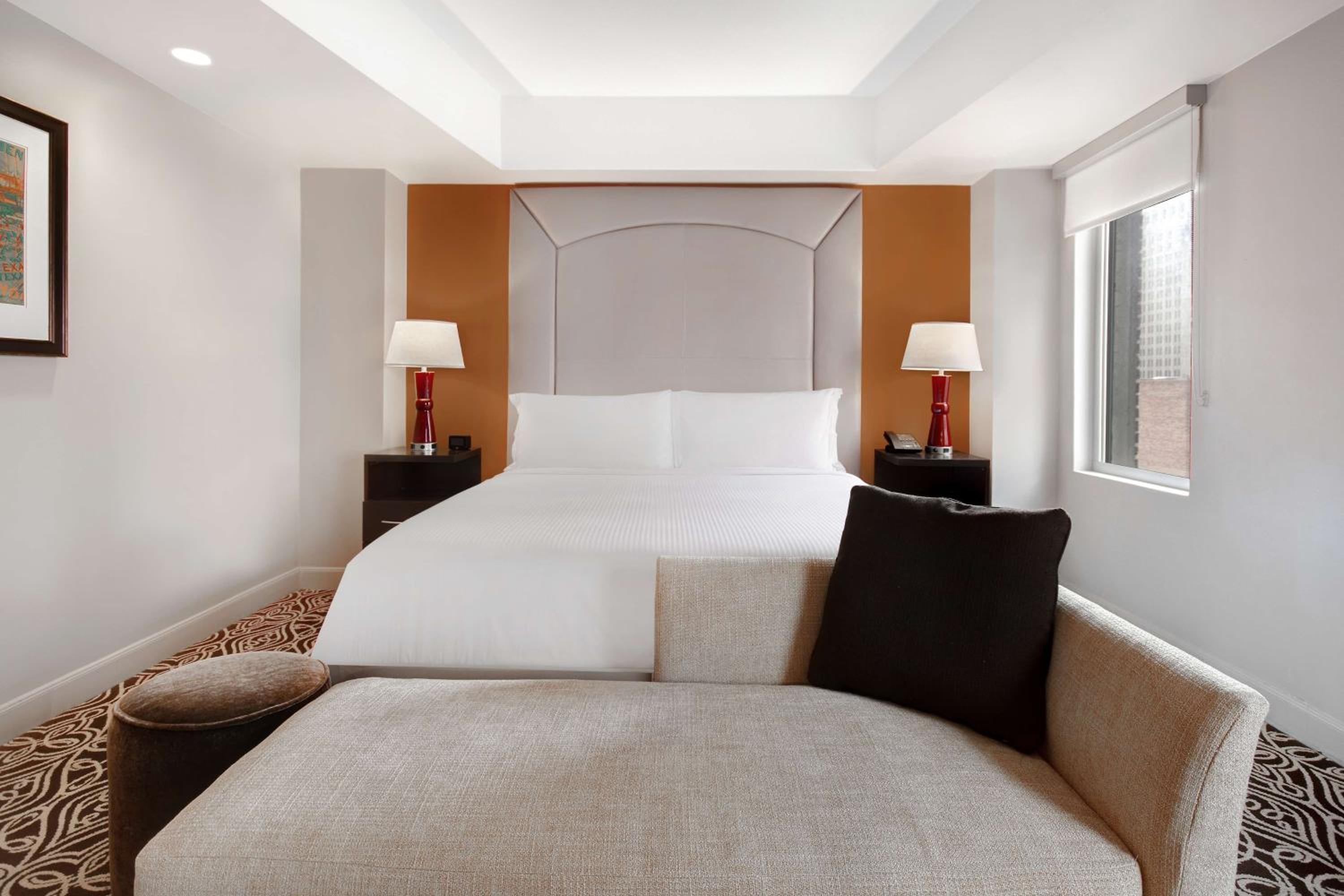 Deluxe King Room - Photo 2