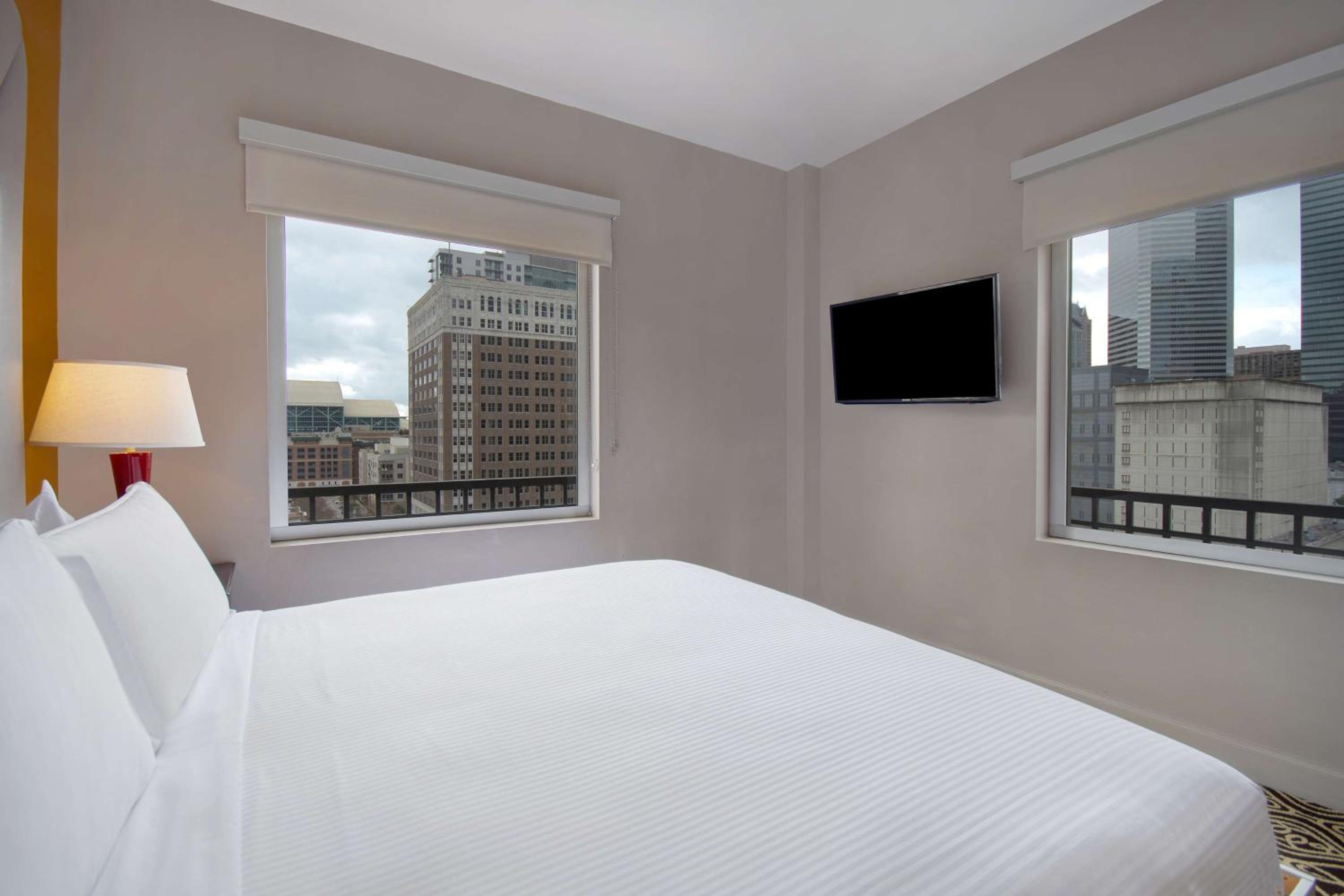 One-Bedroom King Suite - Photo 5