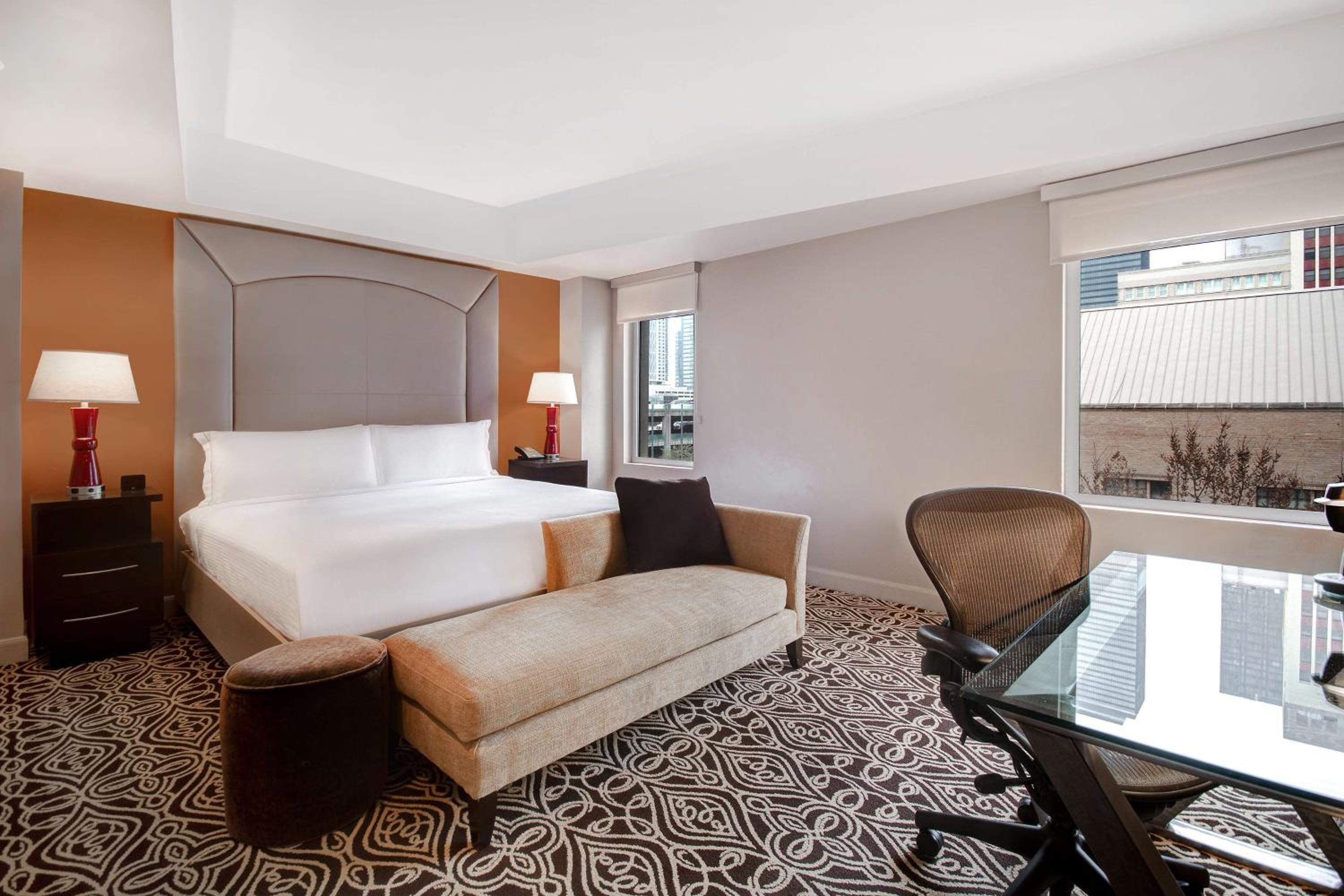Deluxe King Room - Photo 5