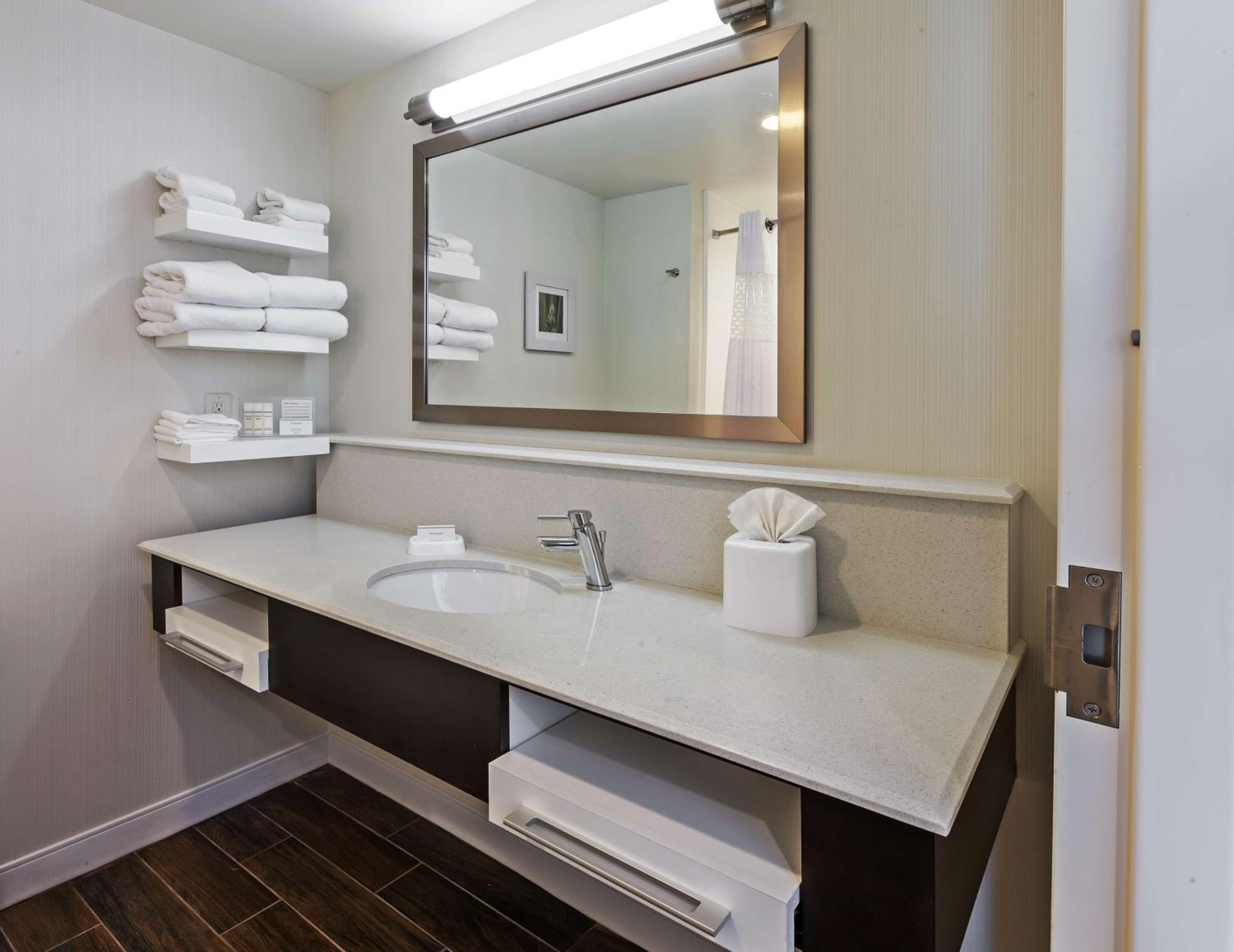 Queen Room with Two Queen Beds - Hearing Access/Non-Smoking