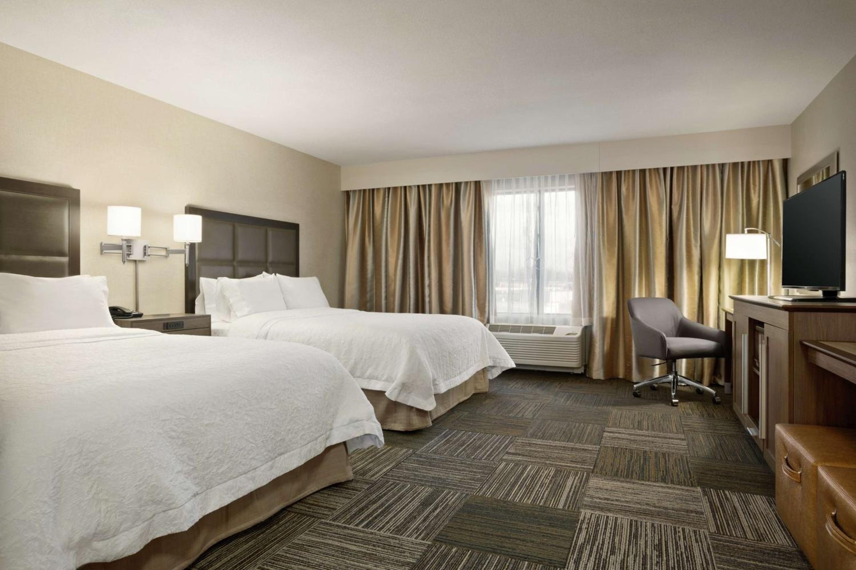 Queen Room with Two Queen Beds - Mobility and Hearing Access/Non-Smoking