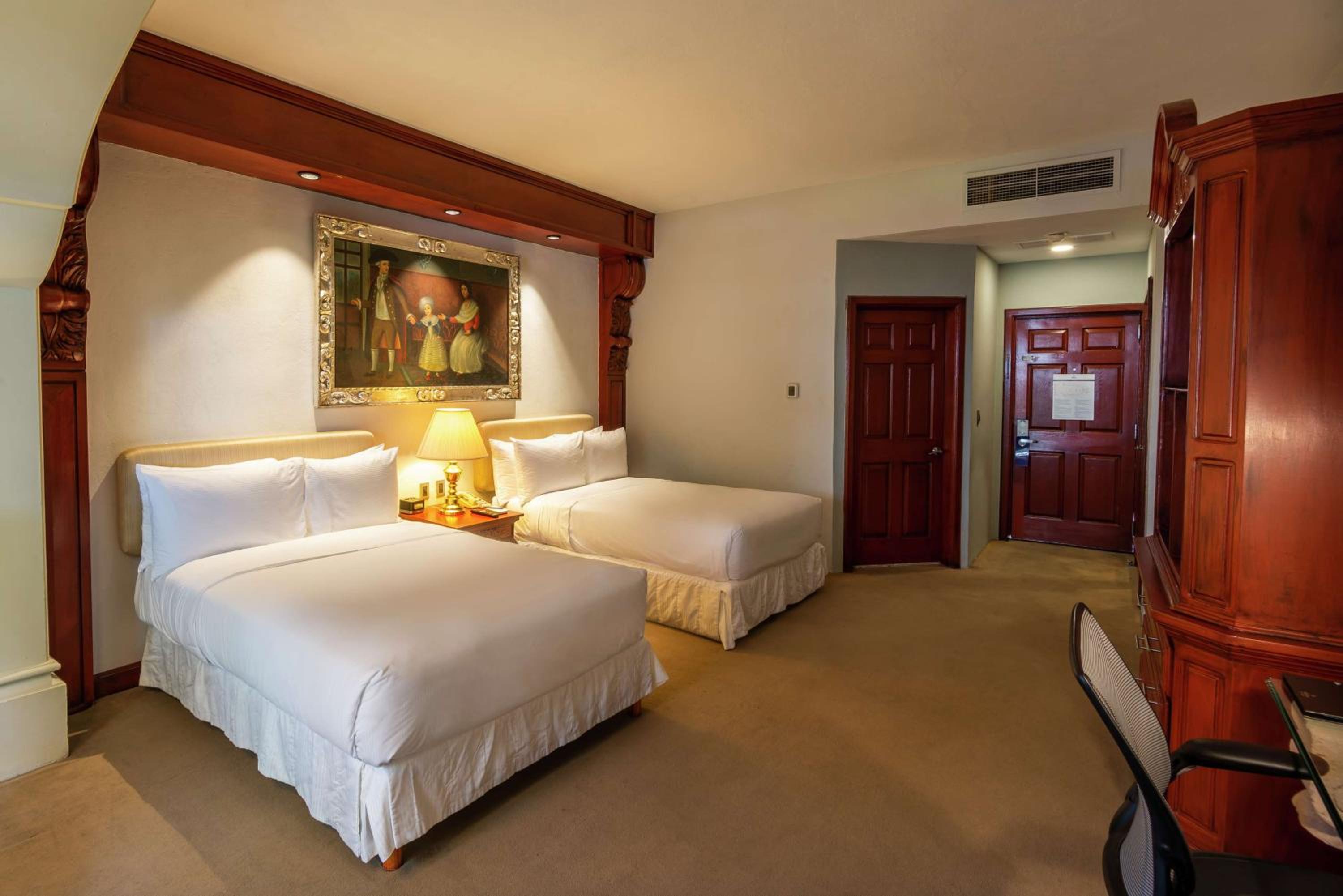 Double Room with Two Double Beds - Photo 4