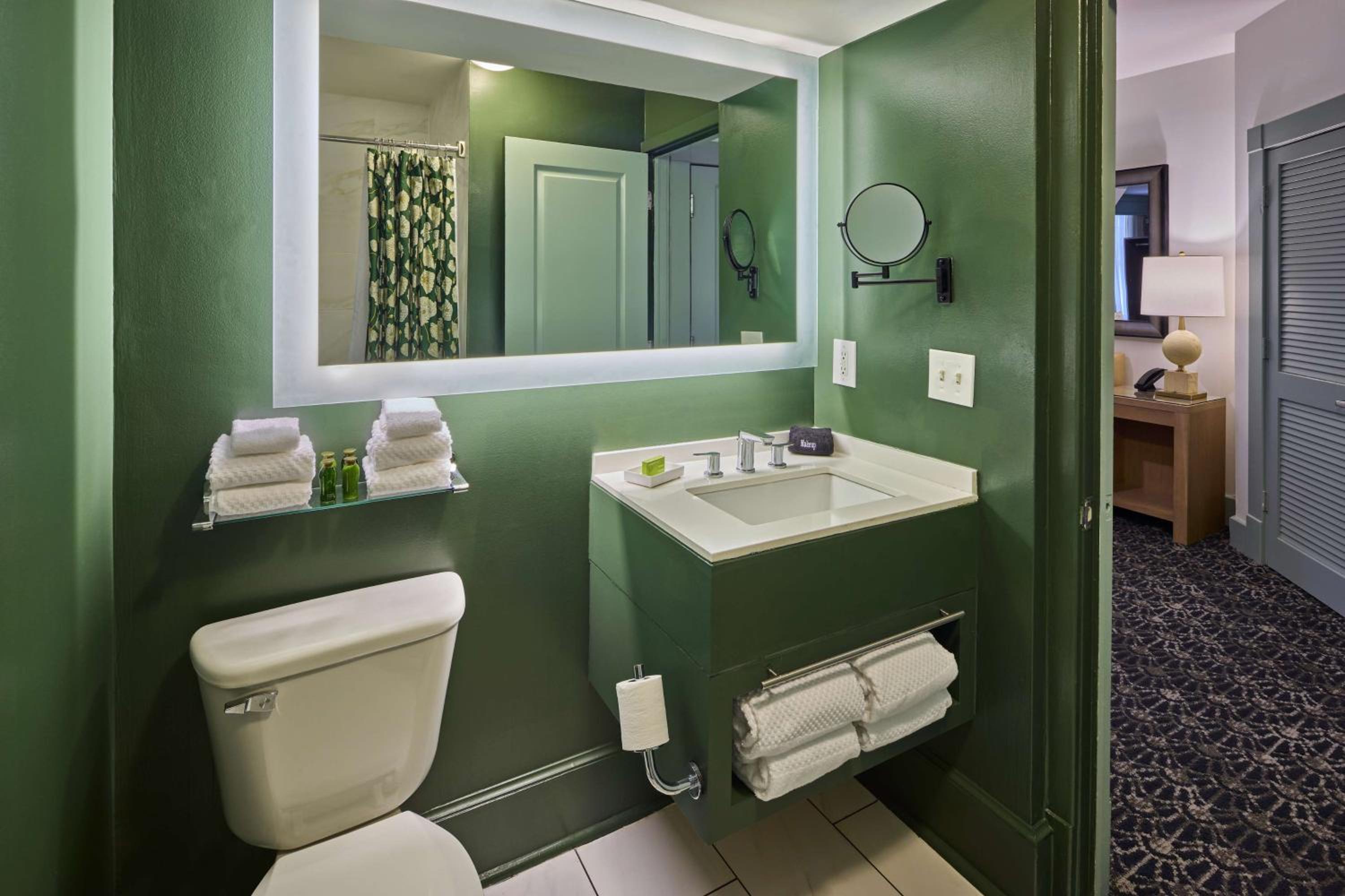 Superior Queen Room - Photo 8
