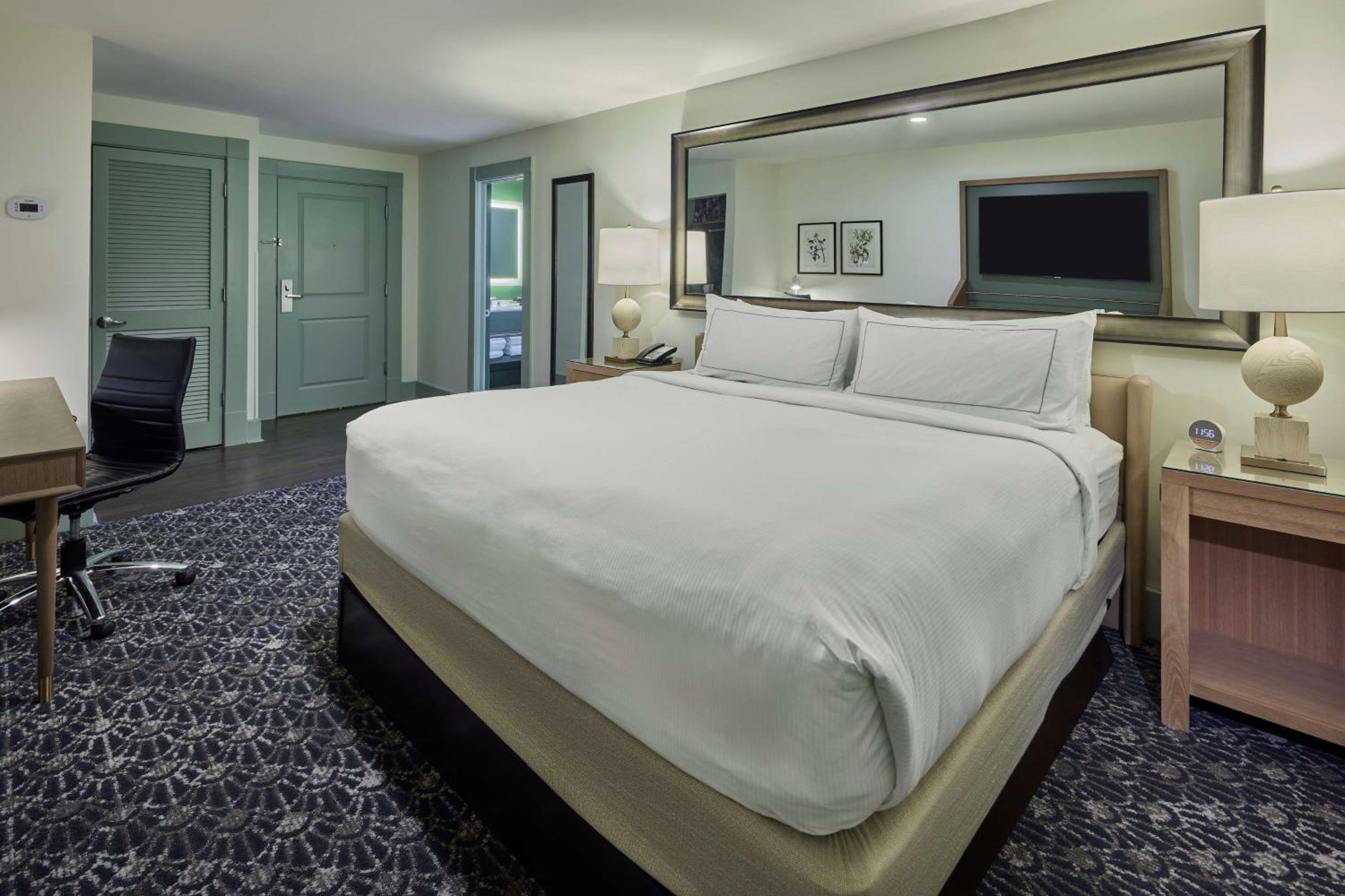 Superior King Room - Photo 3