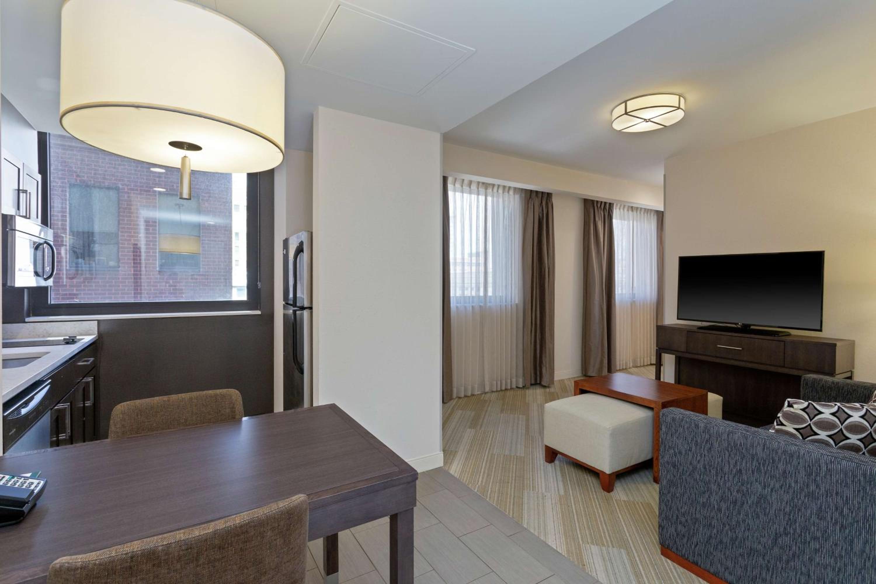 One-Bedroom King Suite - Non-Smoking photo 2