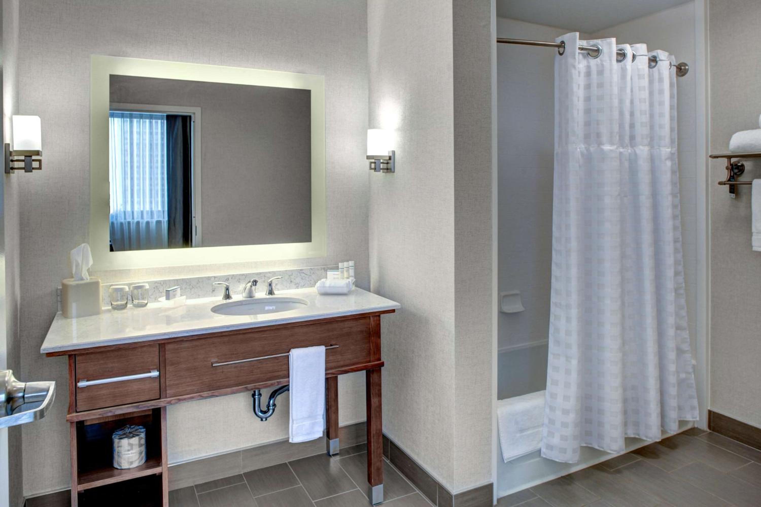 Studio Suite with Two Queen Beds - Hearing Access/Non-Smoking photo 2