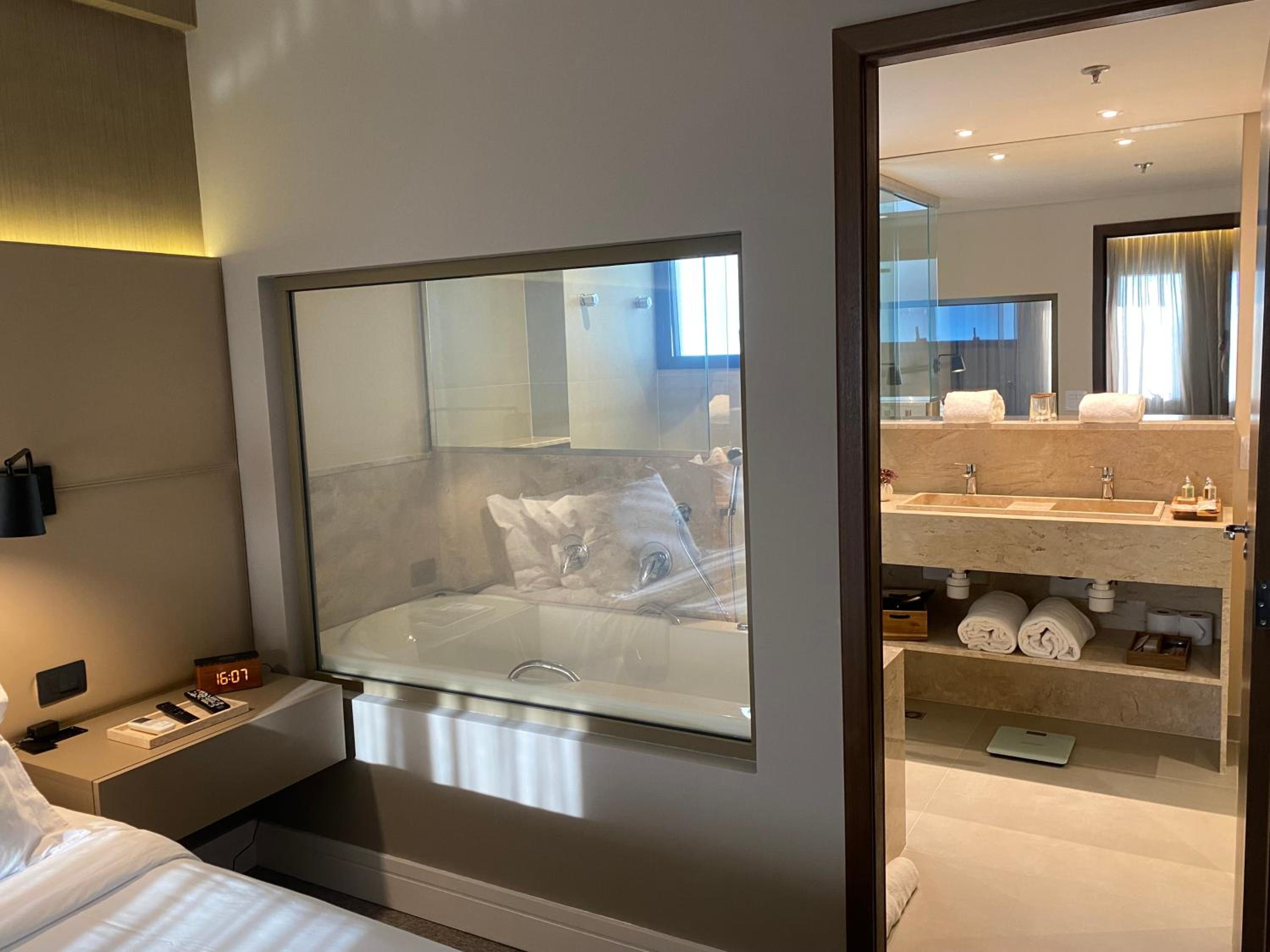 King Suite with Spa Bath photo 1