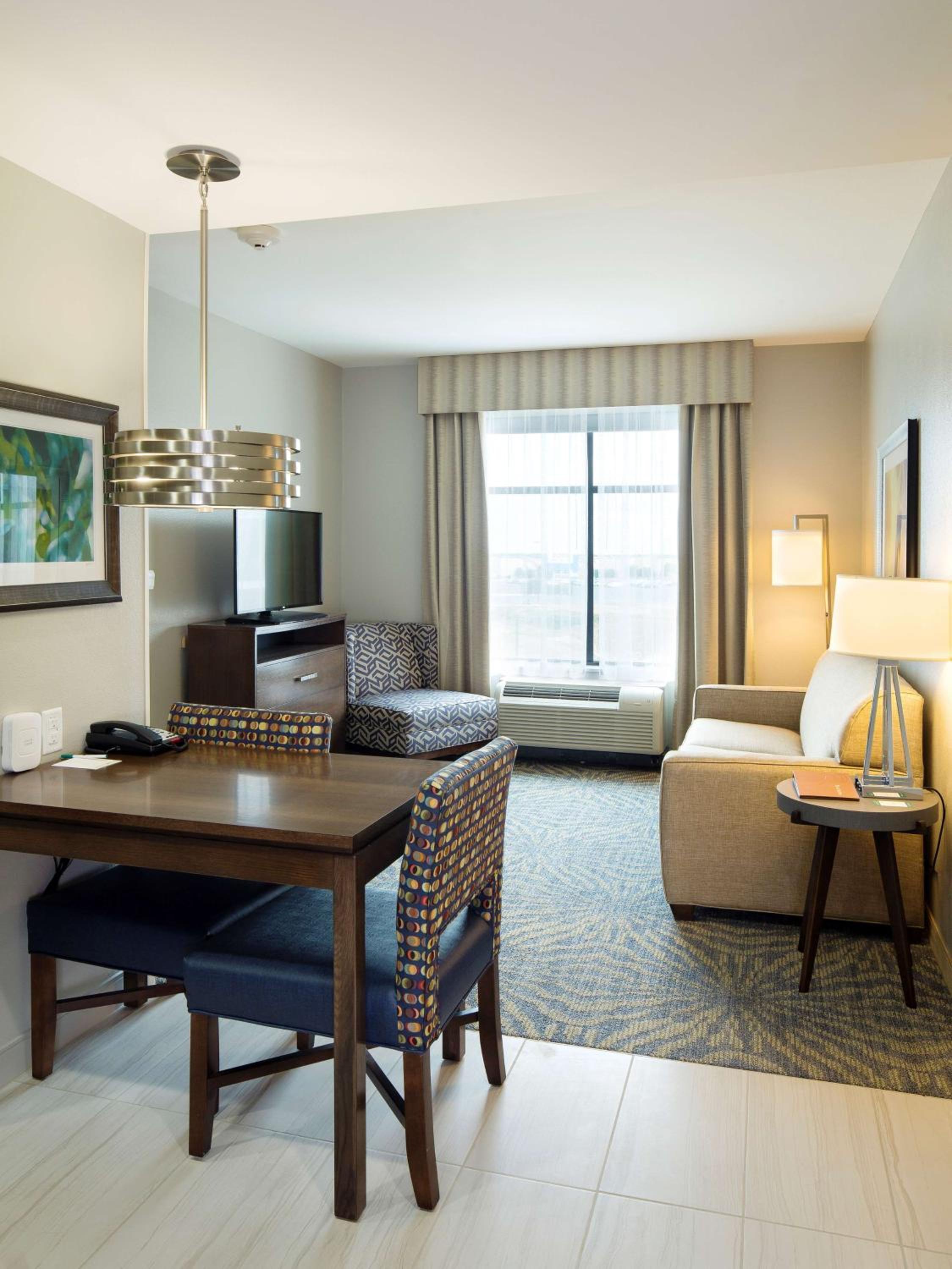 King Suite - Hearing Access/Non-Smoking photo 2