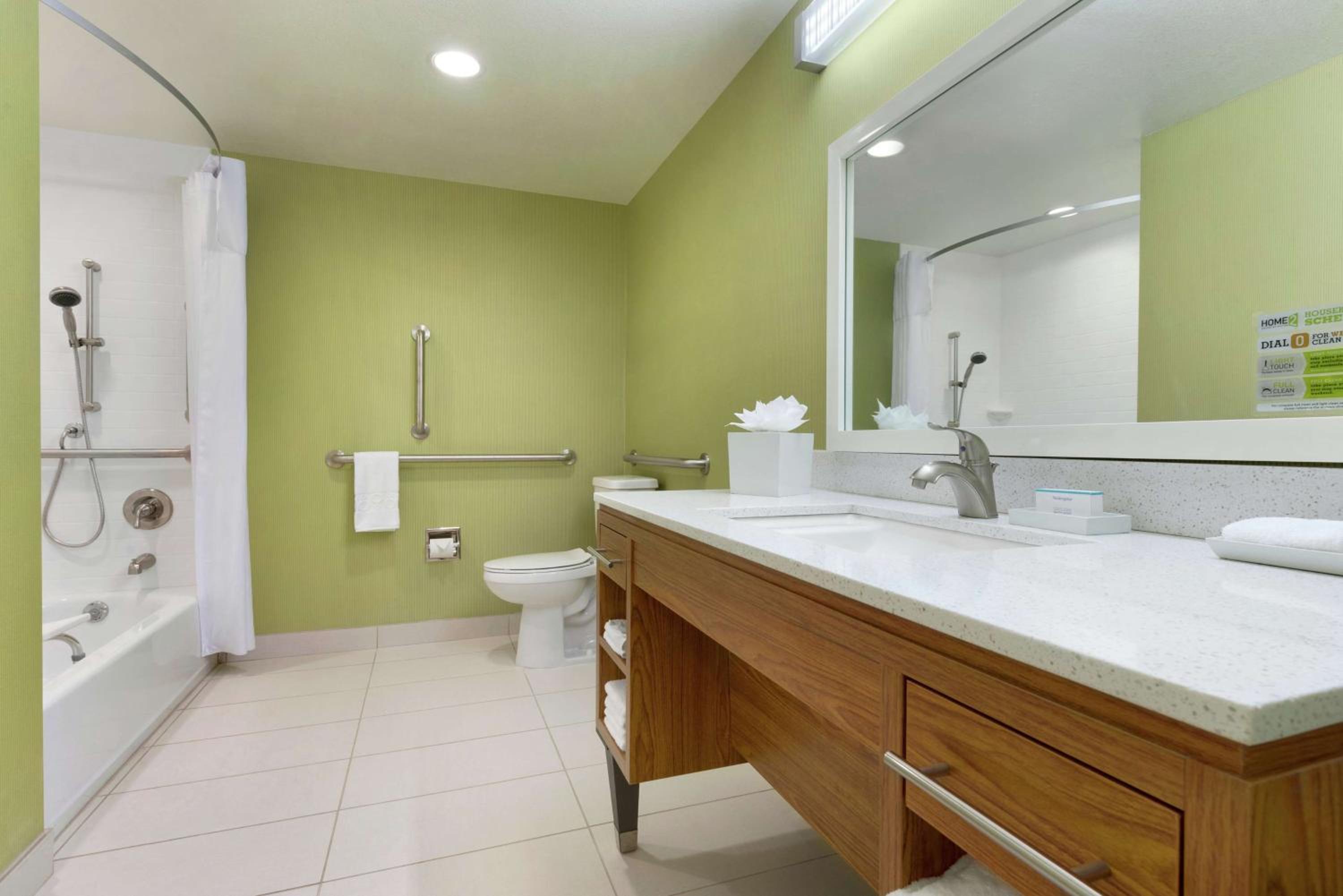 King Studio Suite - Mobility Access/Non-Smoking photo 2