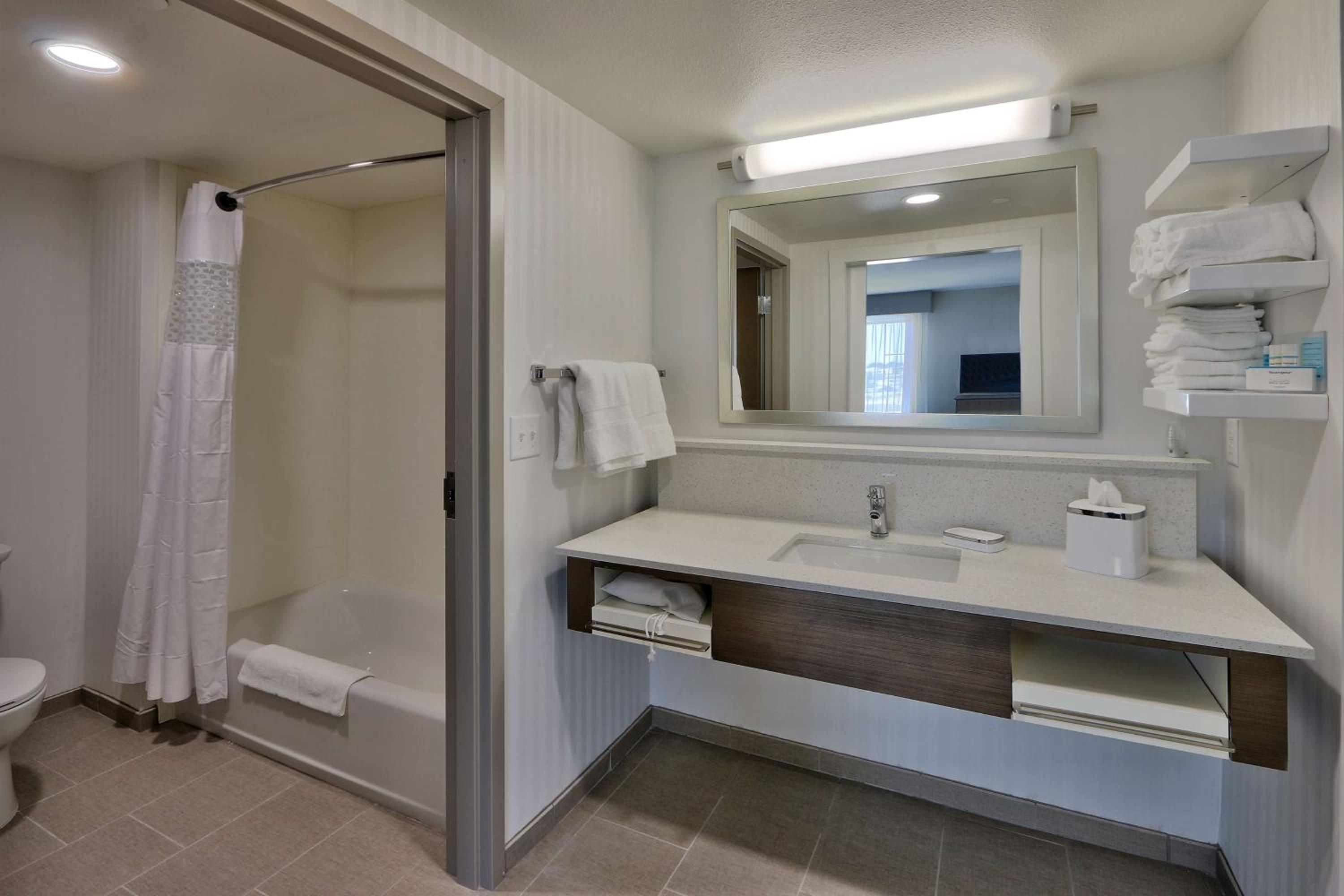 King Studio Suite - Non Smoking photo 2