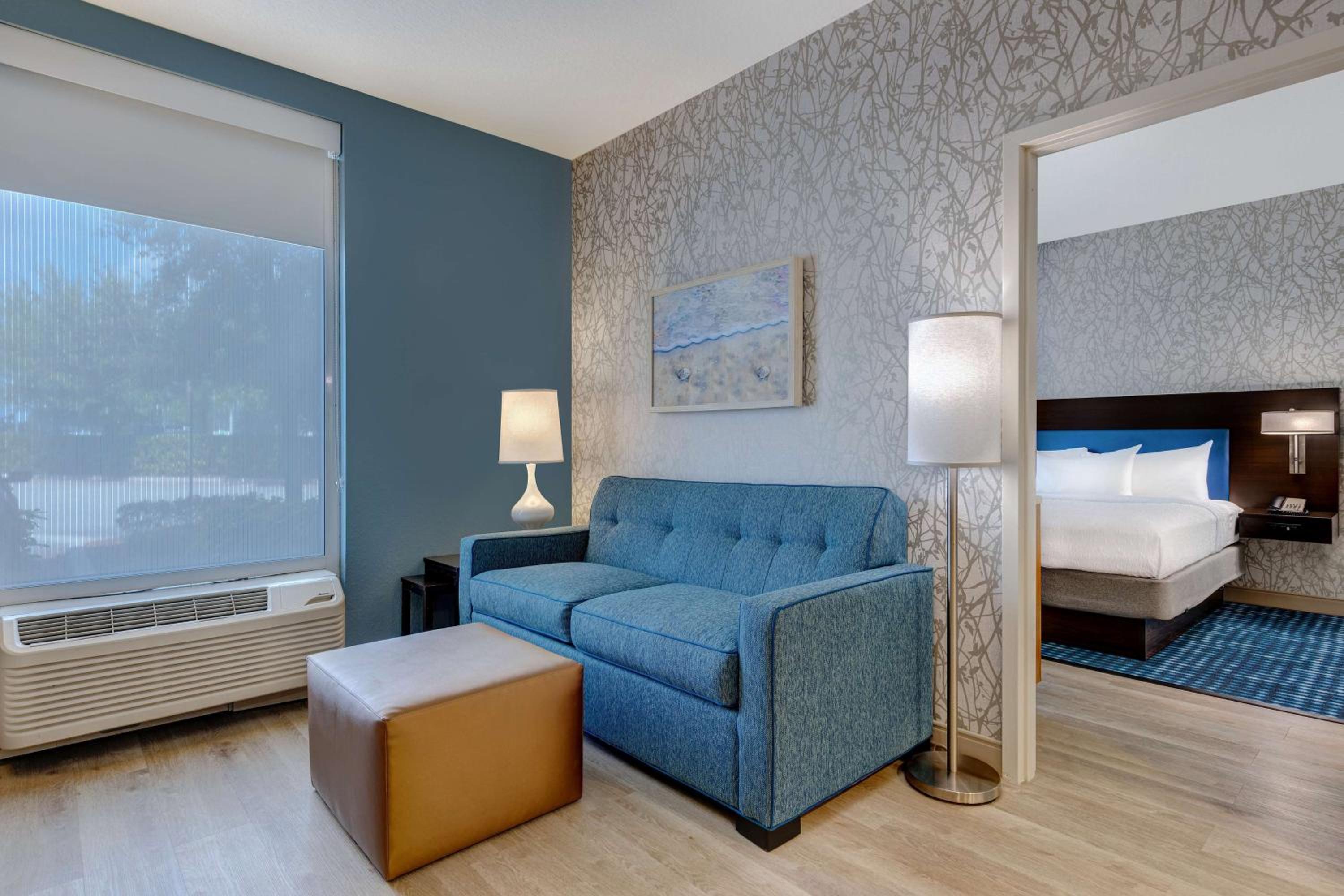 One-Bedroom King Suite - Non-Smoking