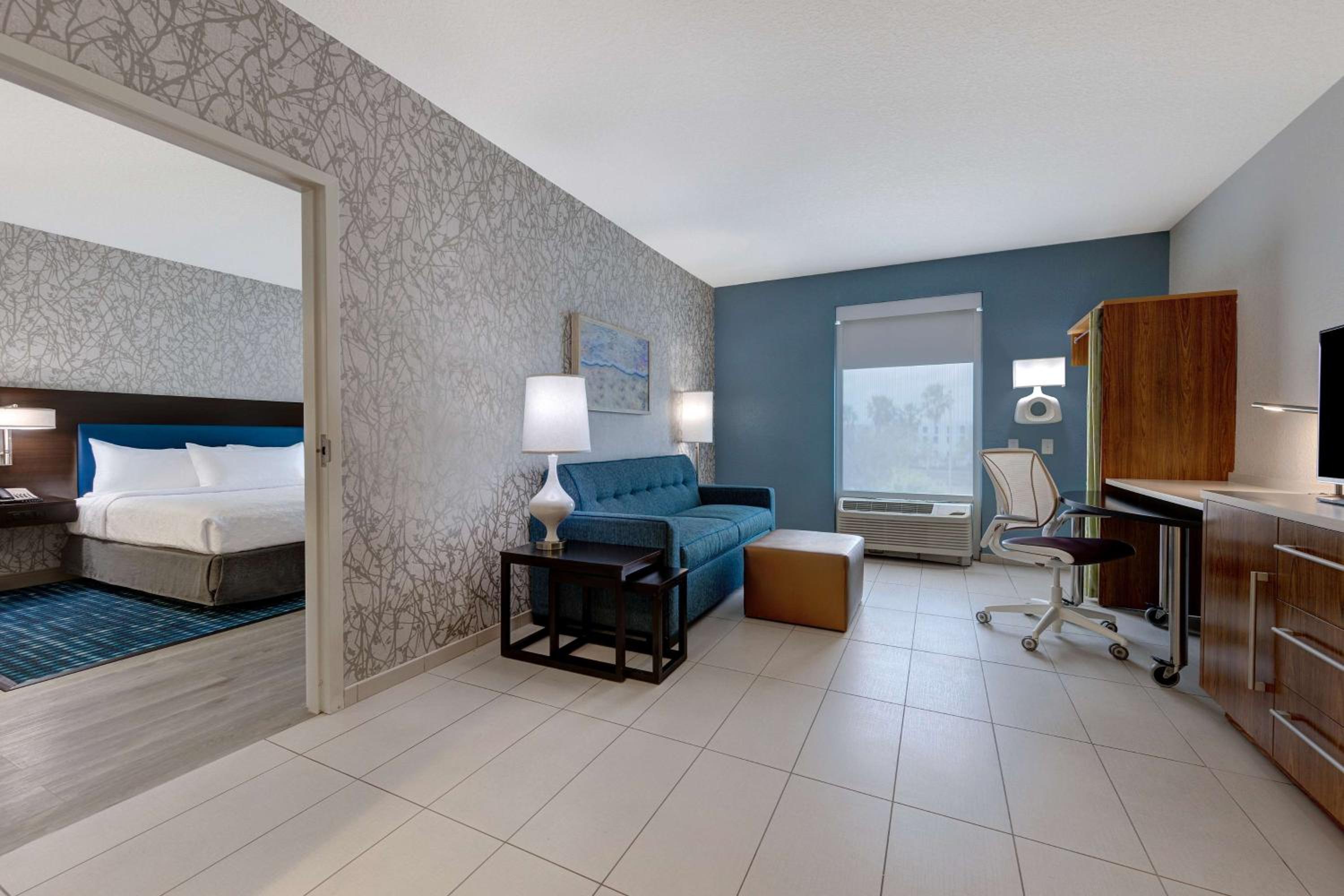 King Suite - Mobility Access/Non-Smoking