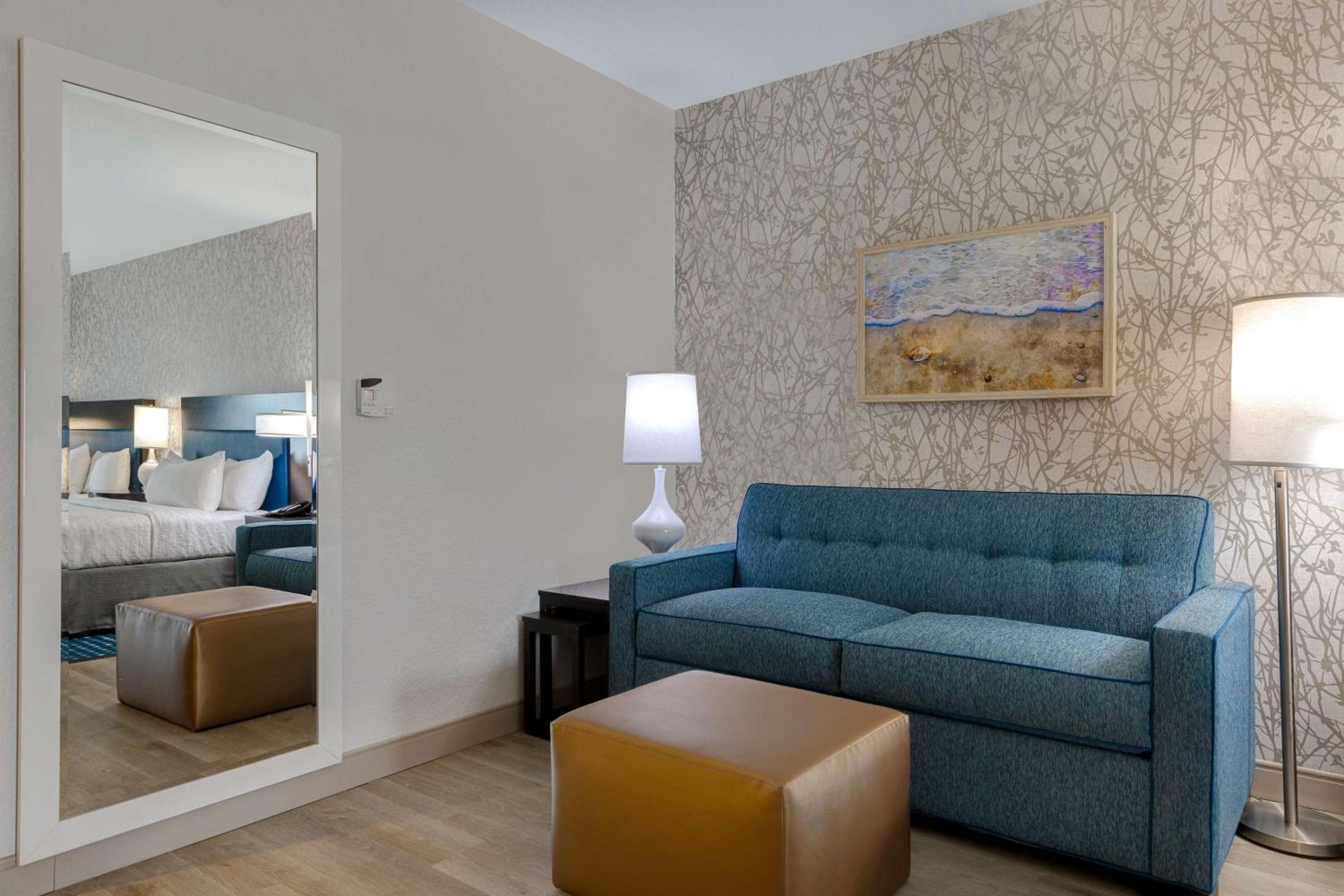 Queen Studio with Two Queen Beds - Mobility and Hearing Access/Non-Smoking