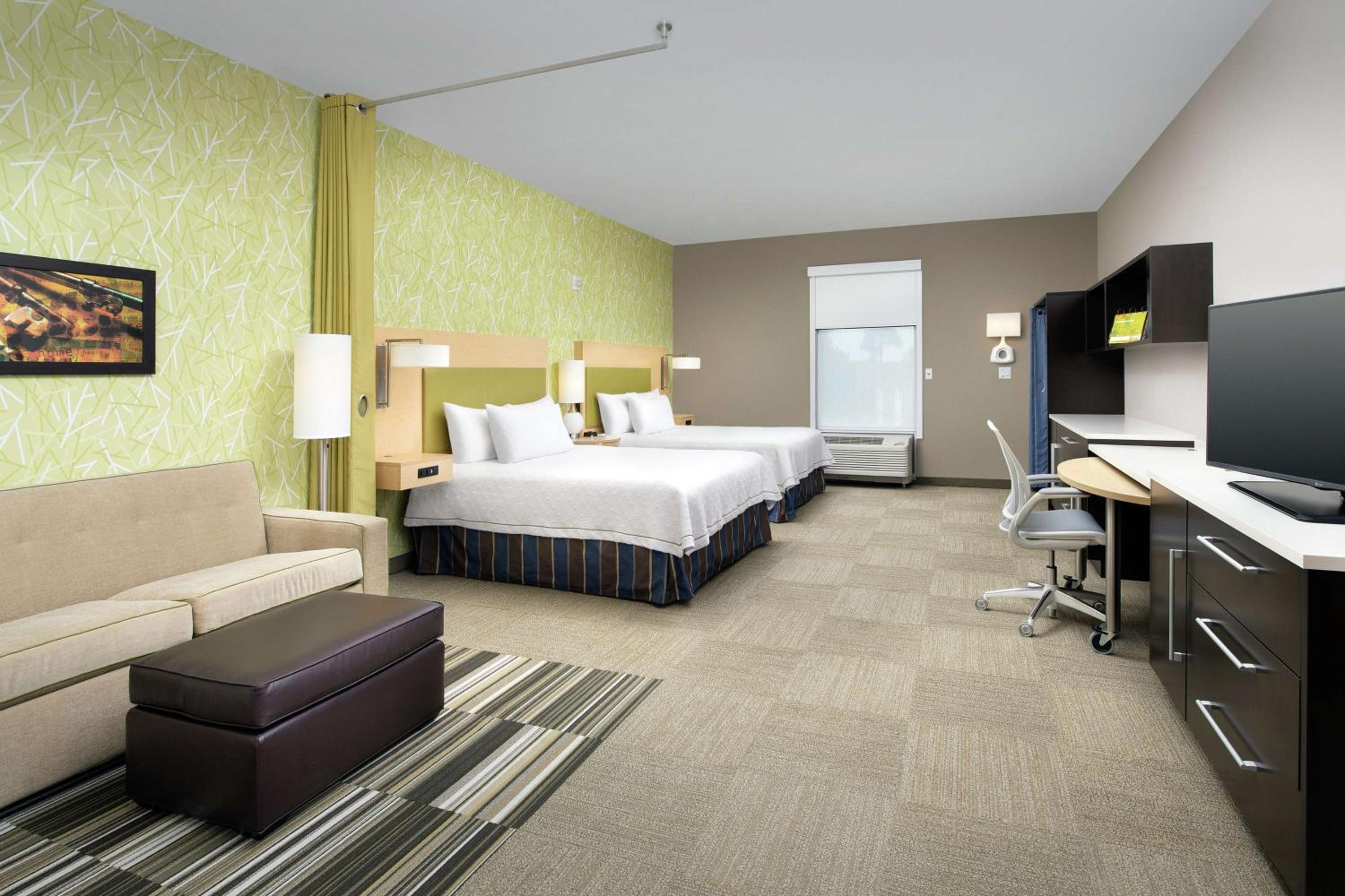 Queen Studio with Two Queen Beds - Non-Smoking - Photo 1