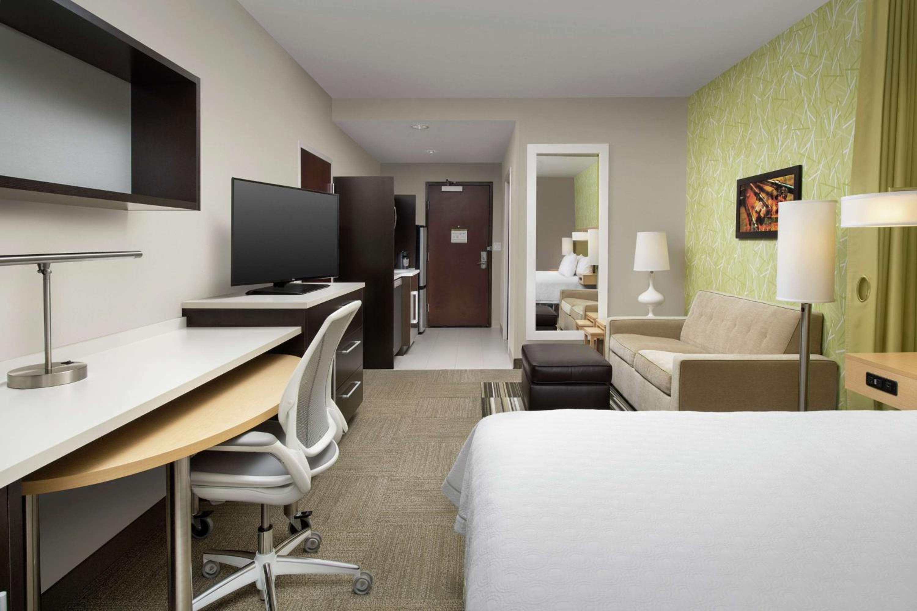 King Studio Suite - Non-Smoking - Photo 1