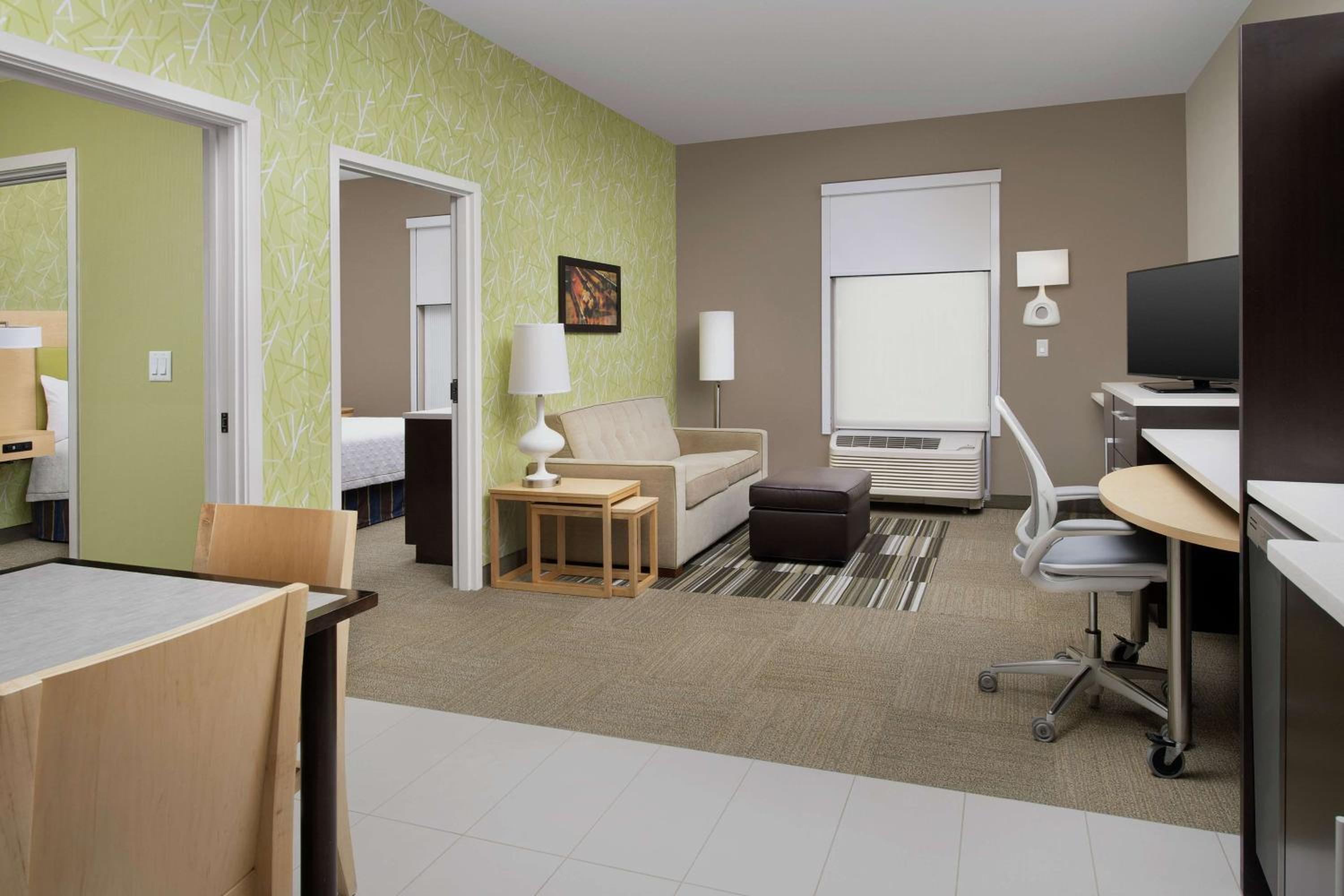 One-Bedroom King Suite - Non-Smoking - Photo 4