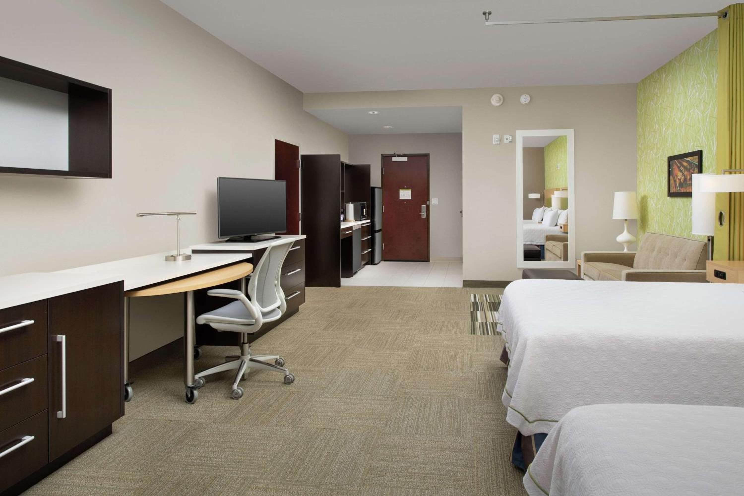 Queen Studio with Two Queen Beds - Mobility and Hearing Access/Non-Smoking - Photo 1