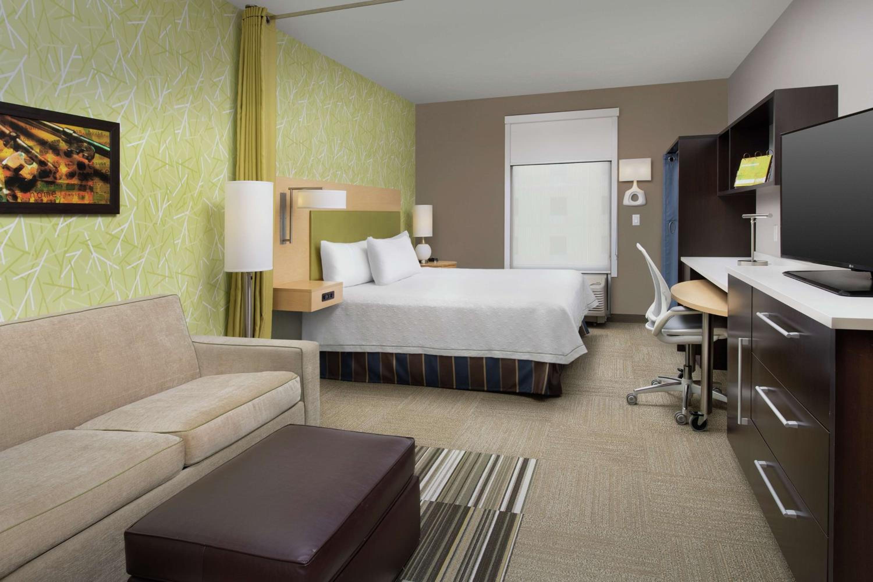 King Studio Suite - Non-Smoking - Photo 2