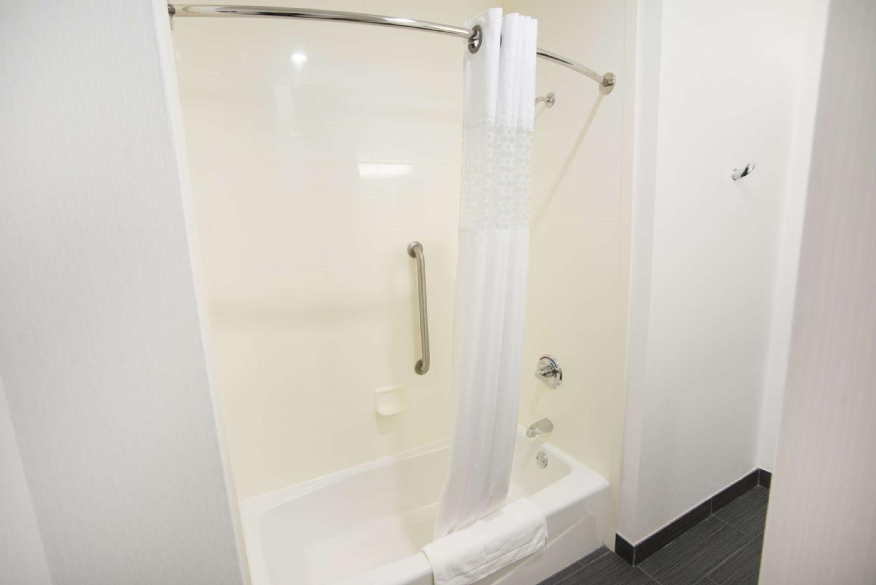 King Room - Mobility Access/Non-Smoking photo 3