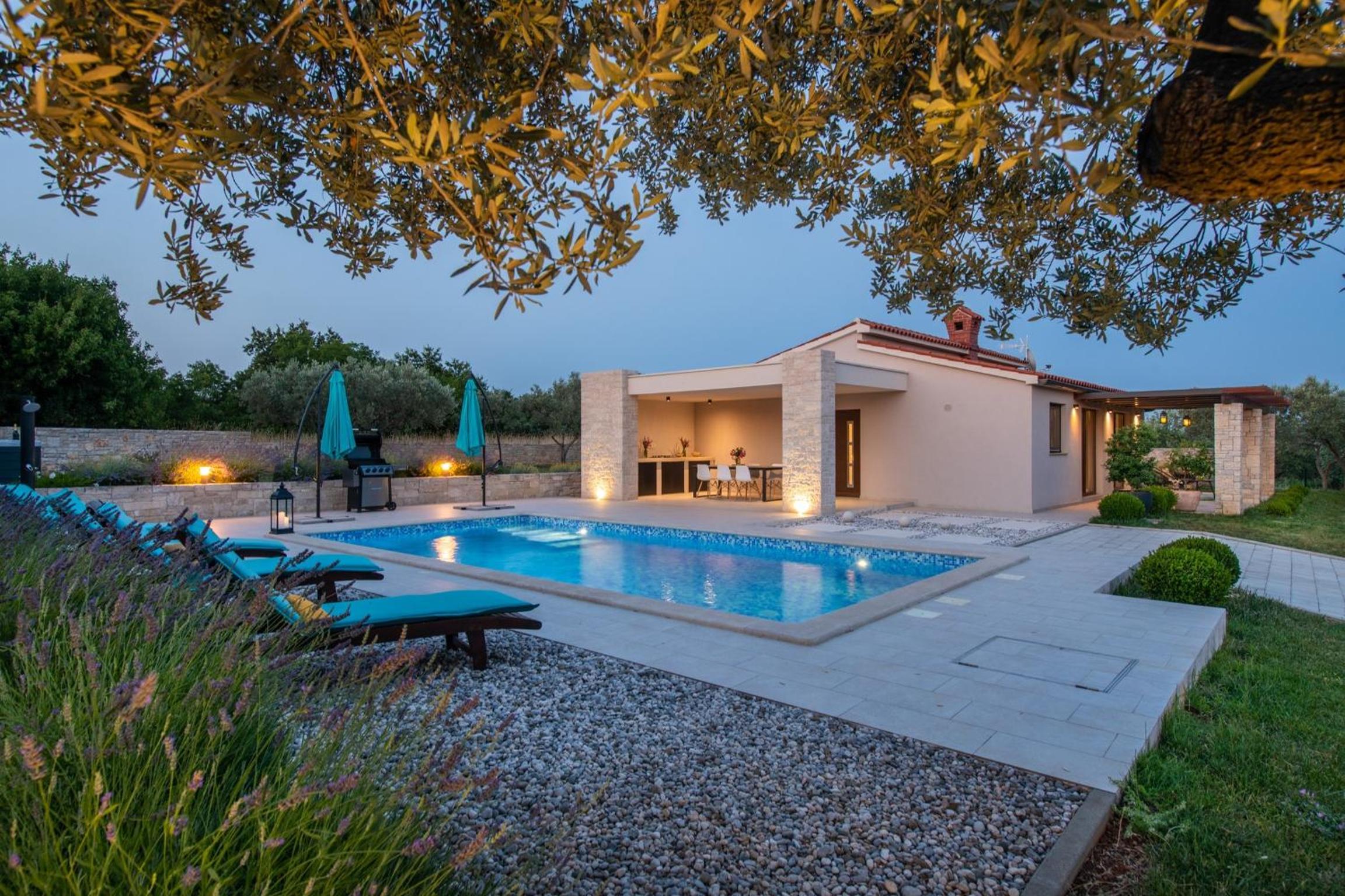 Villa photo 3